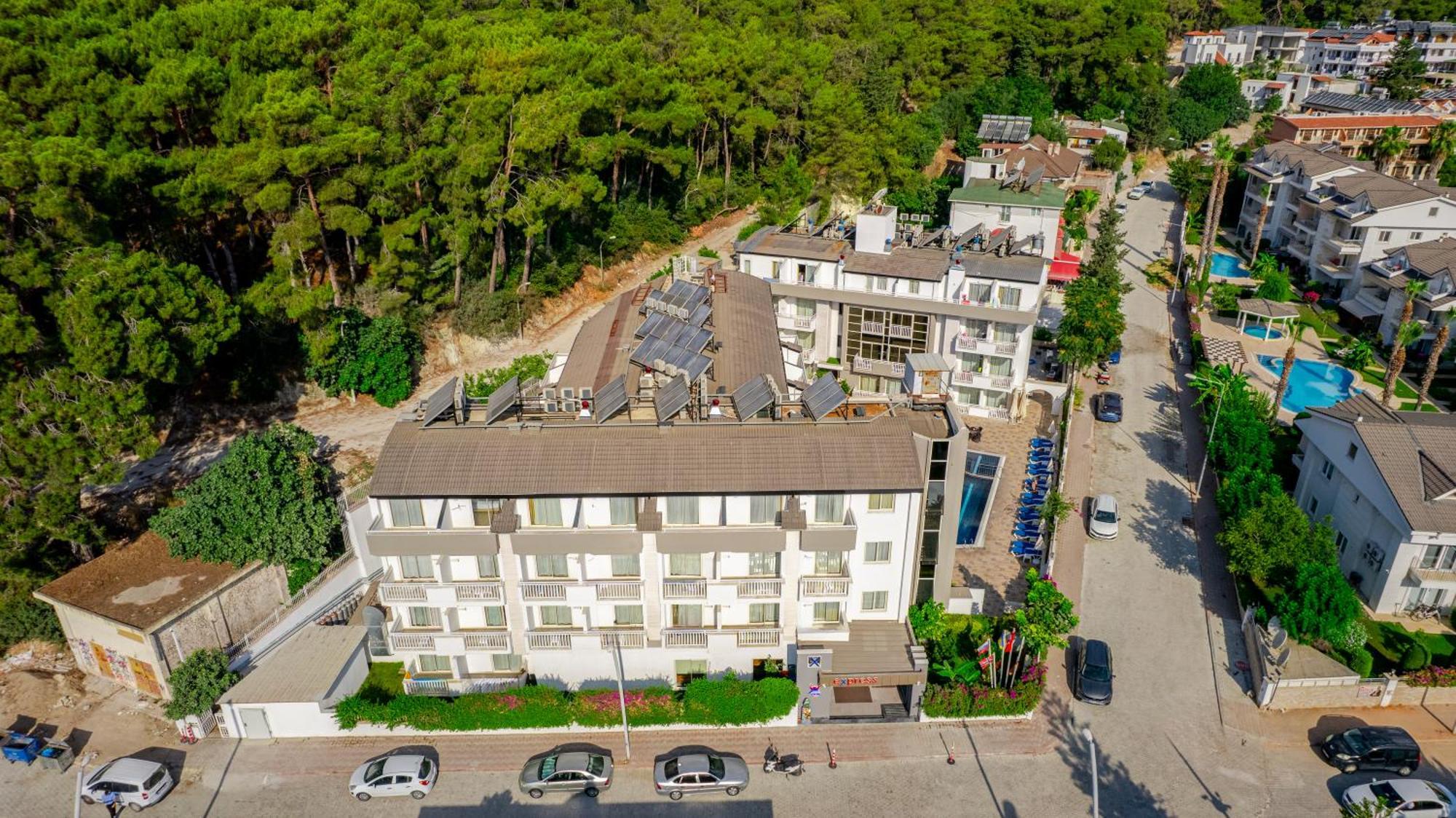 Viking Express Hotel 3*