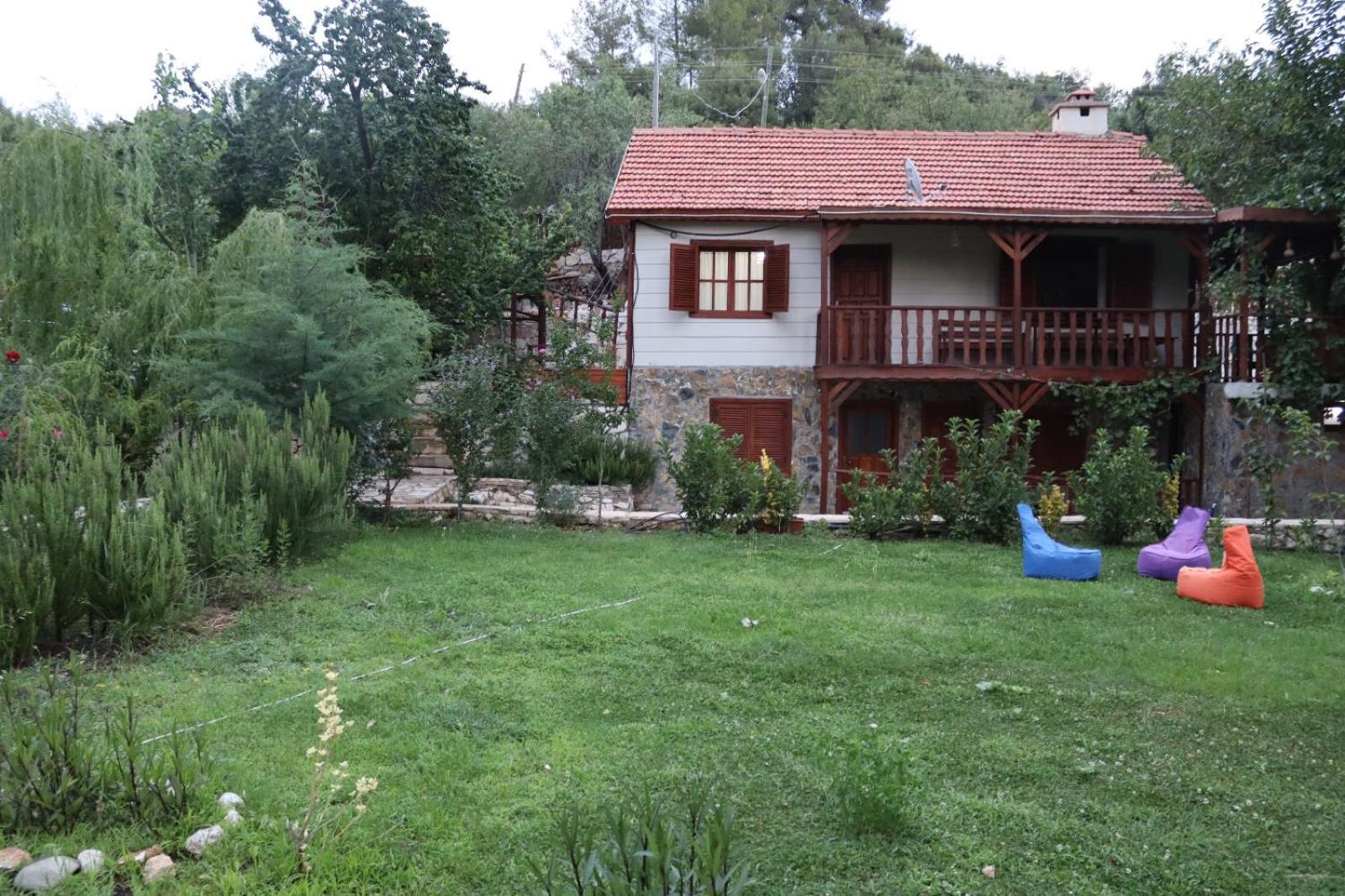 Kartapis Konak Huzurlu Ve Oezel Havuzlu