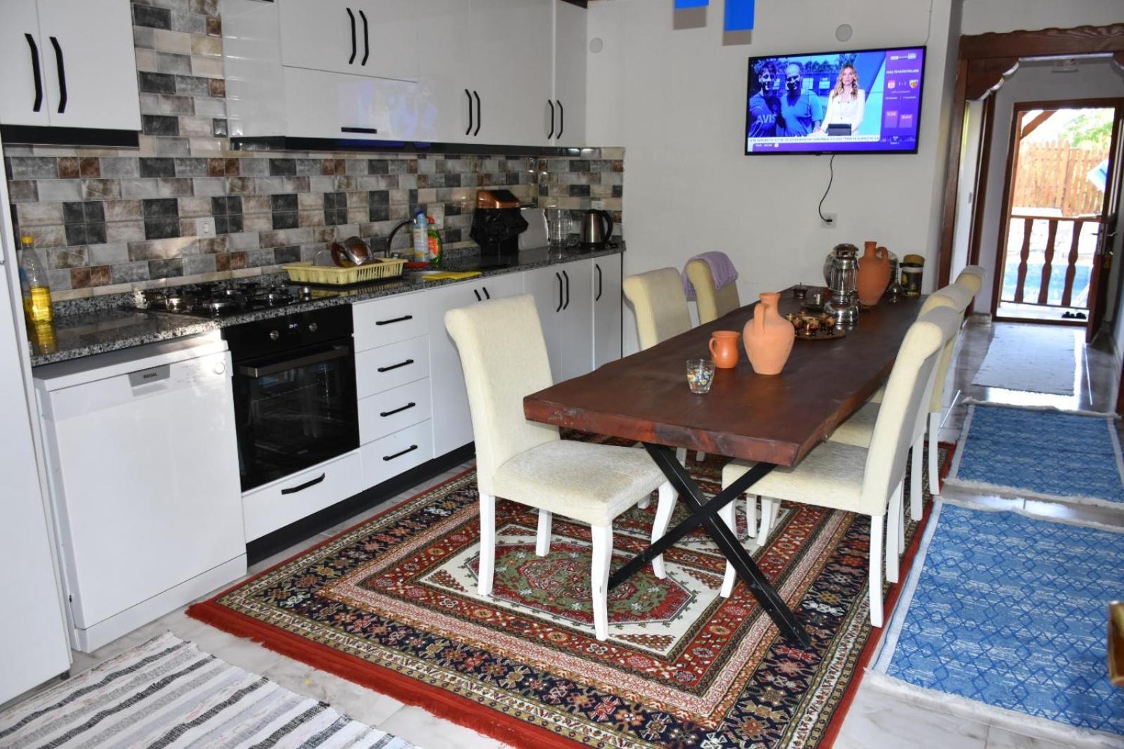 Kartapis Konak Huzurlu Ve Oezel Havuzlu Villa *