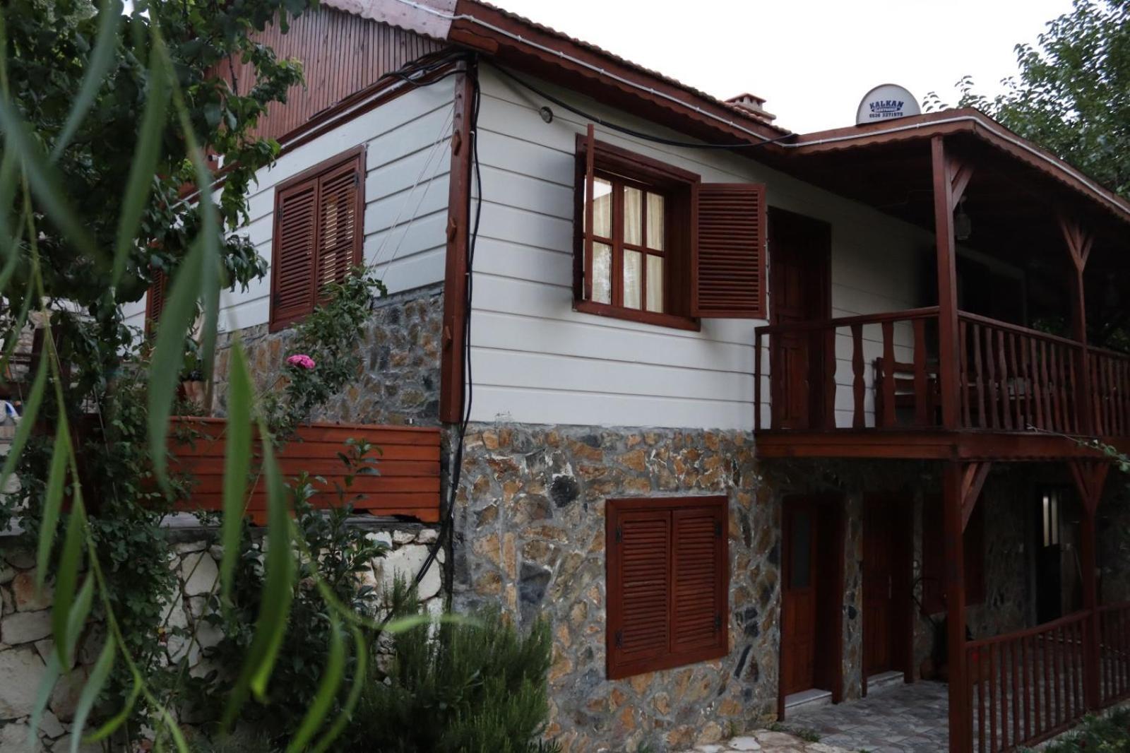 Kartapis Konak Huzurlu Ve Oezel Havuzlu Villa Kas