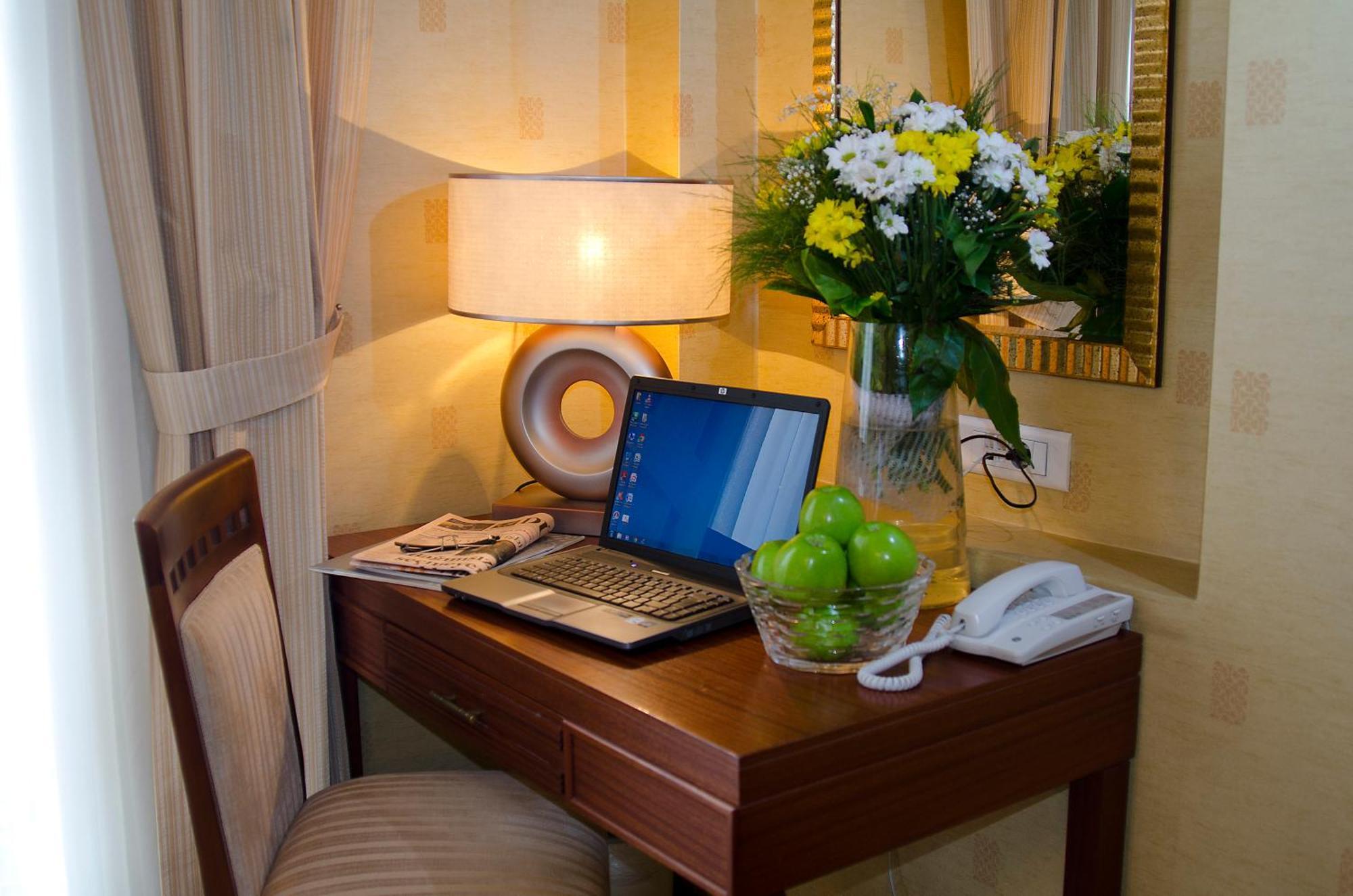 Midas Hotel 4*