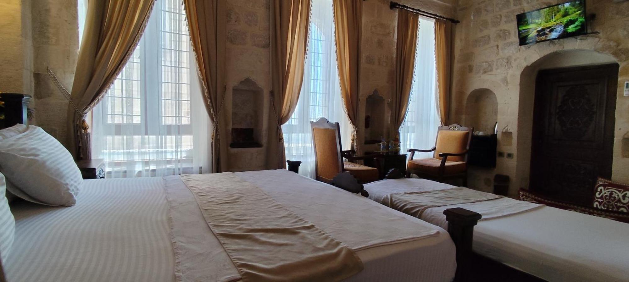Carra Konagi Hotel *