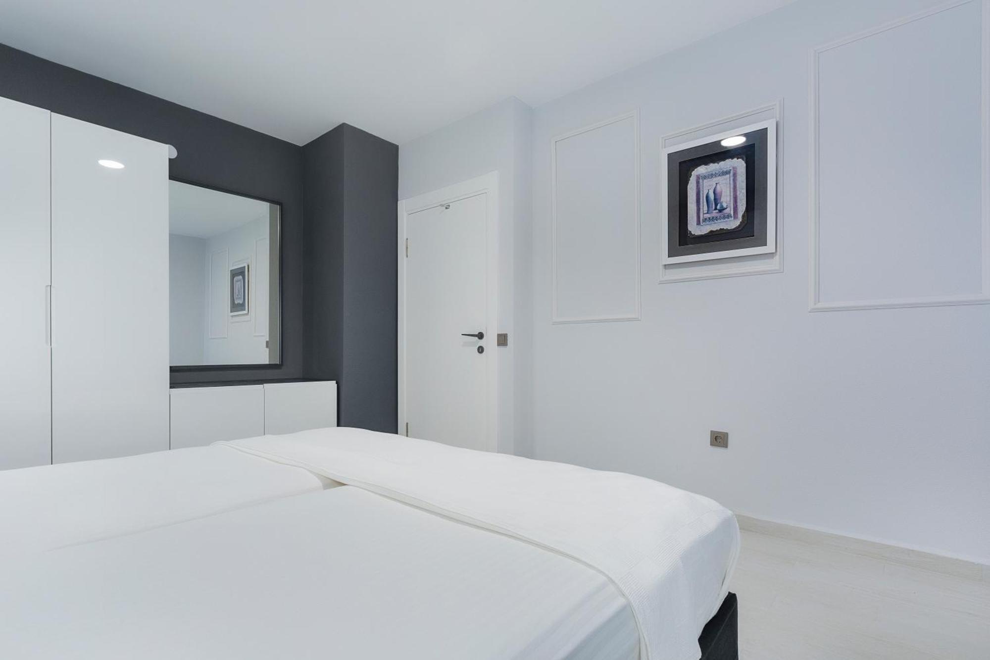 Twin Apart Aparthotel 3*