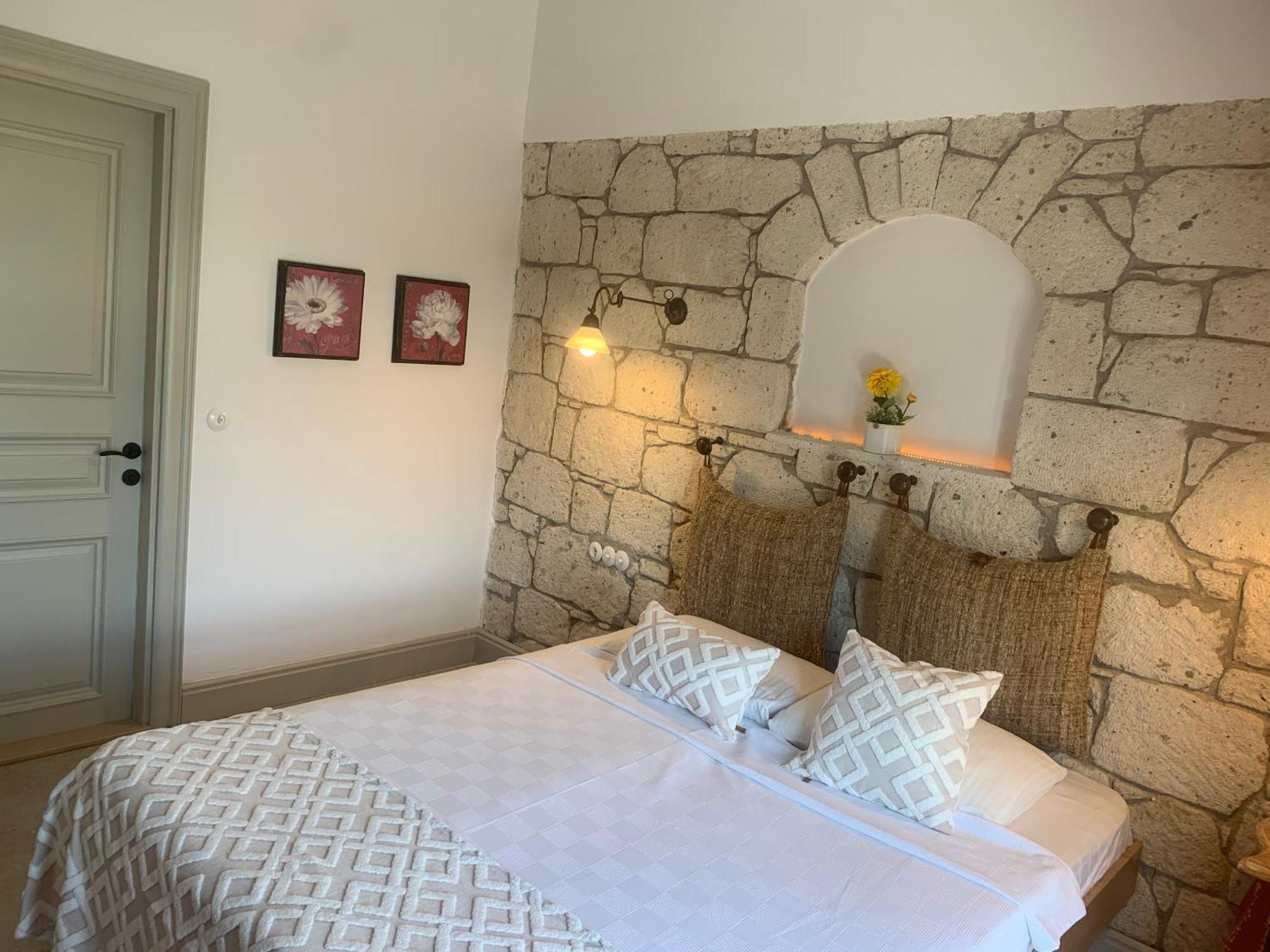 Hotel Yuga 2*