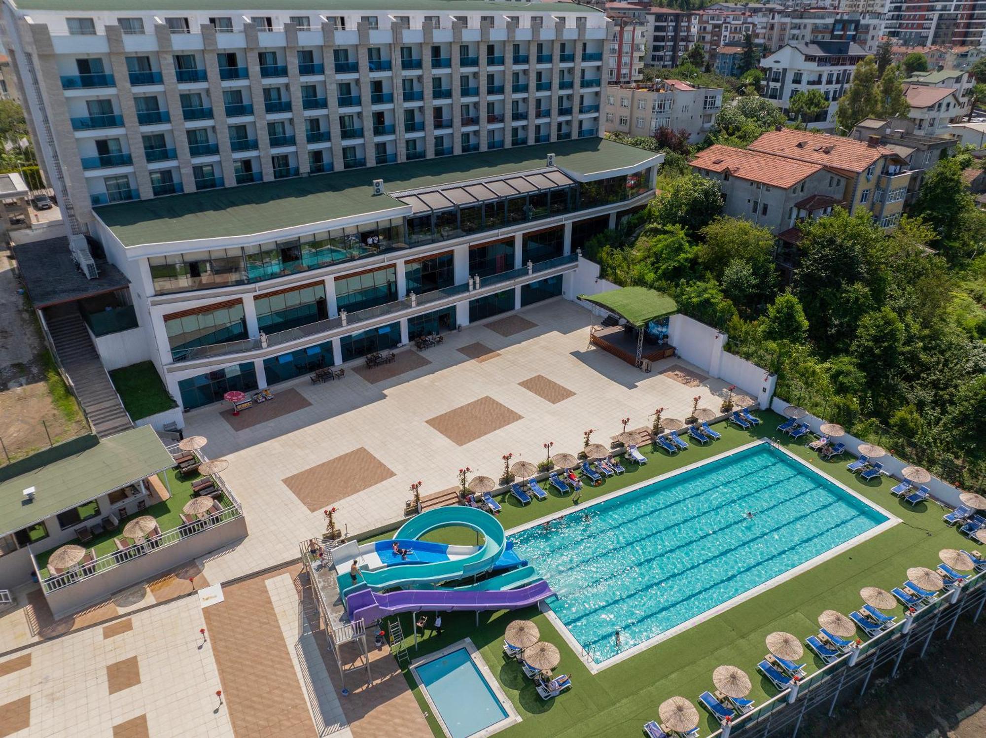 Ramada By Wyndham Hotel 5*
