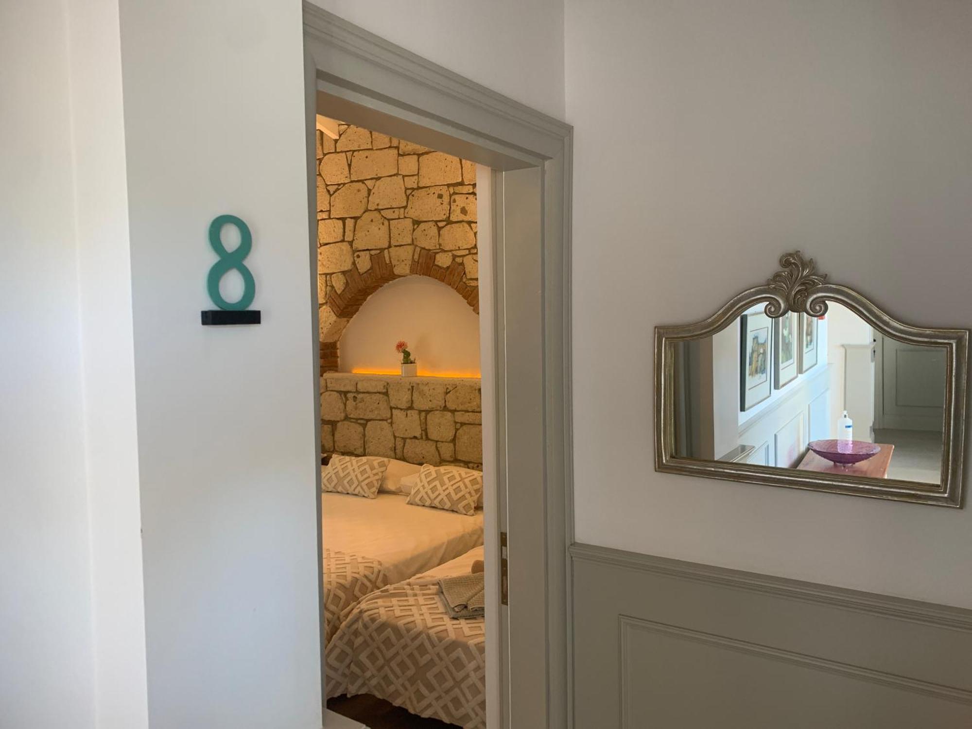Yuga Hotel 2*