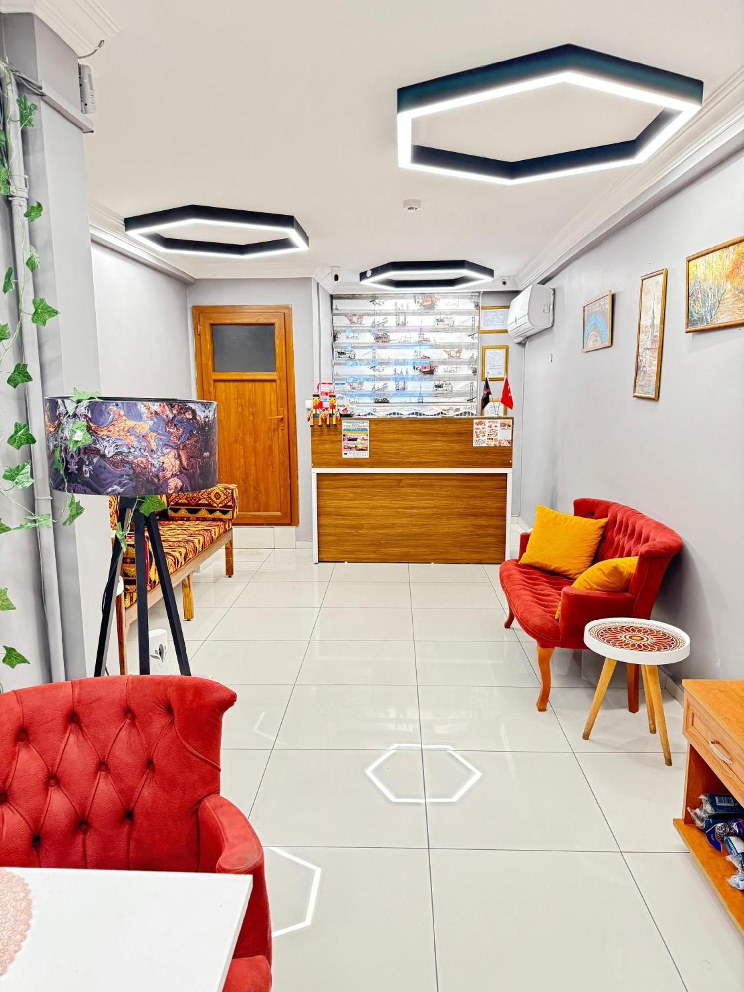 Tavra Hotel 2*