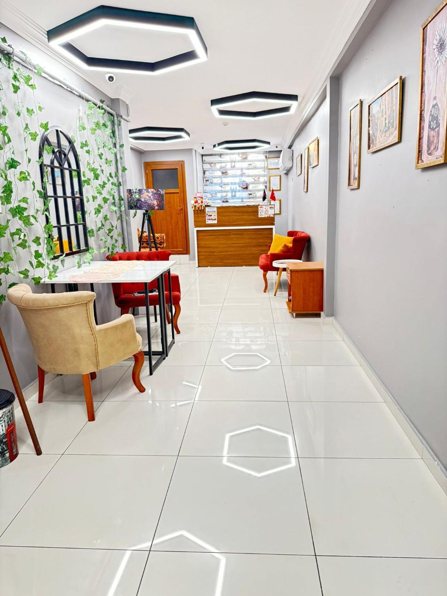 Hotel Tavra 2*