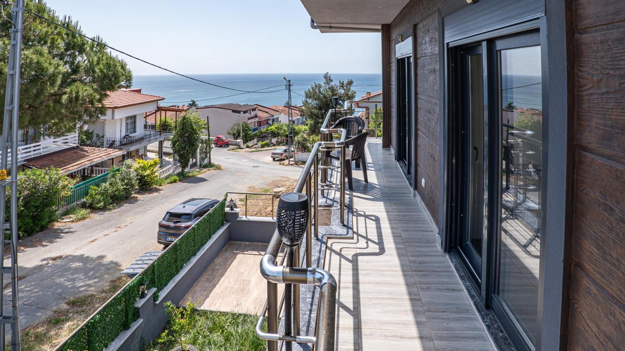 Stunning 4-floor With Sea View & Villa *