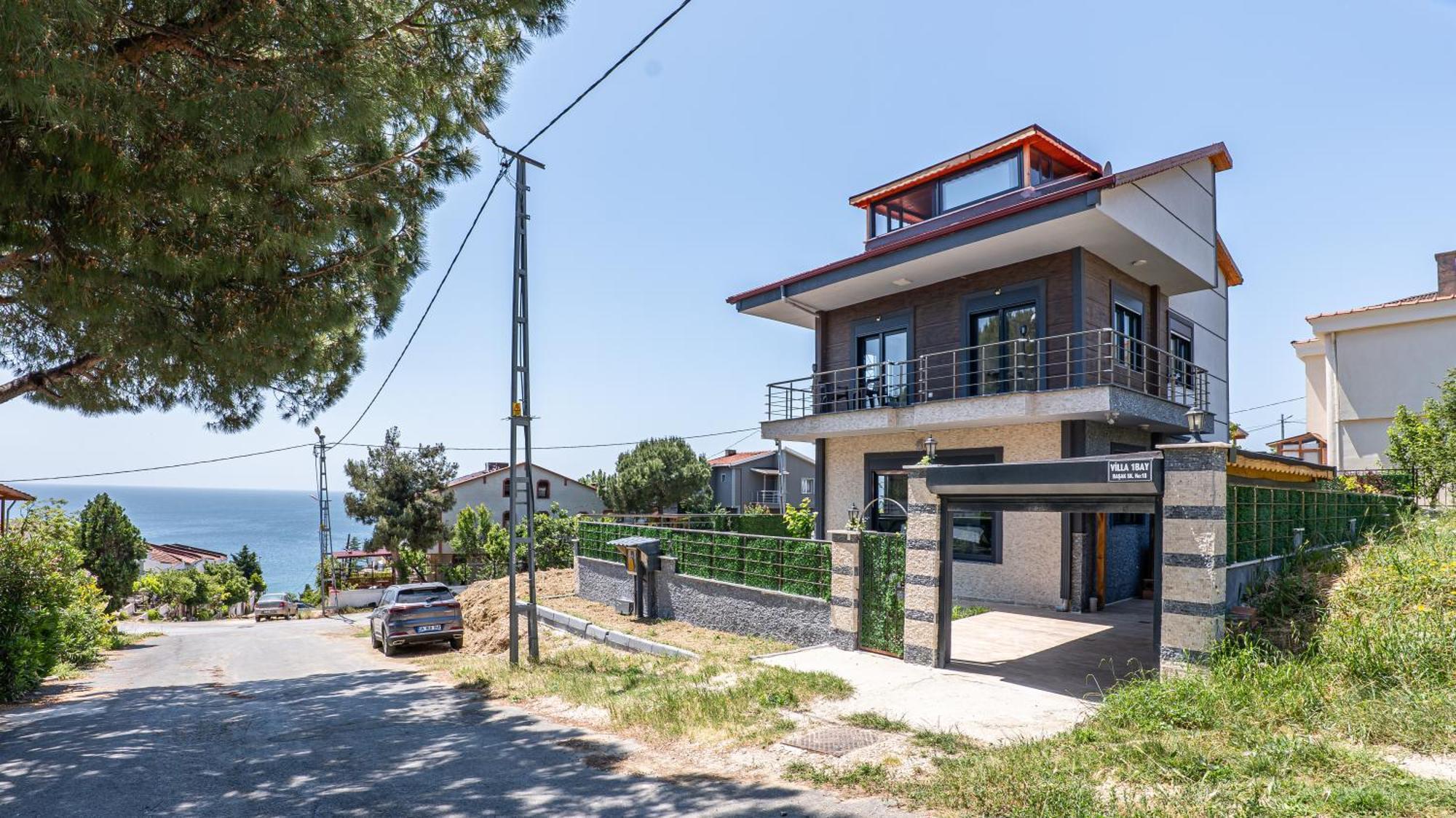 Stunning 4-floor With Sea View & *