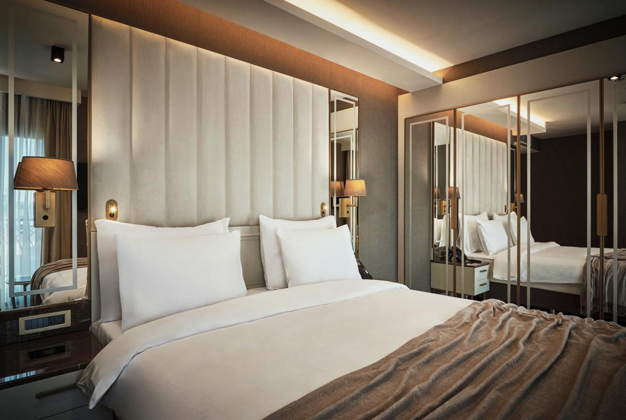 The Hotels, Galata