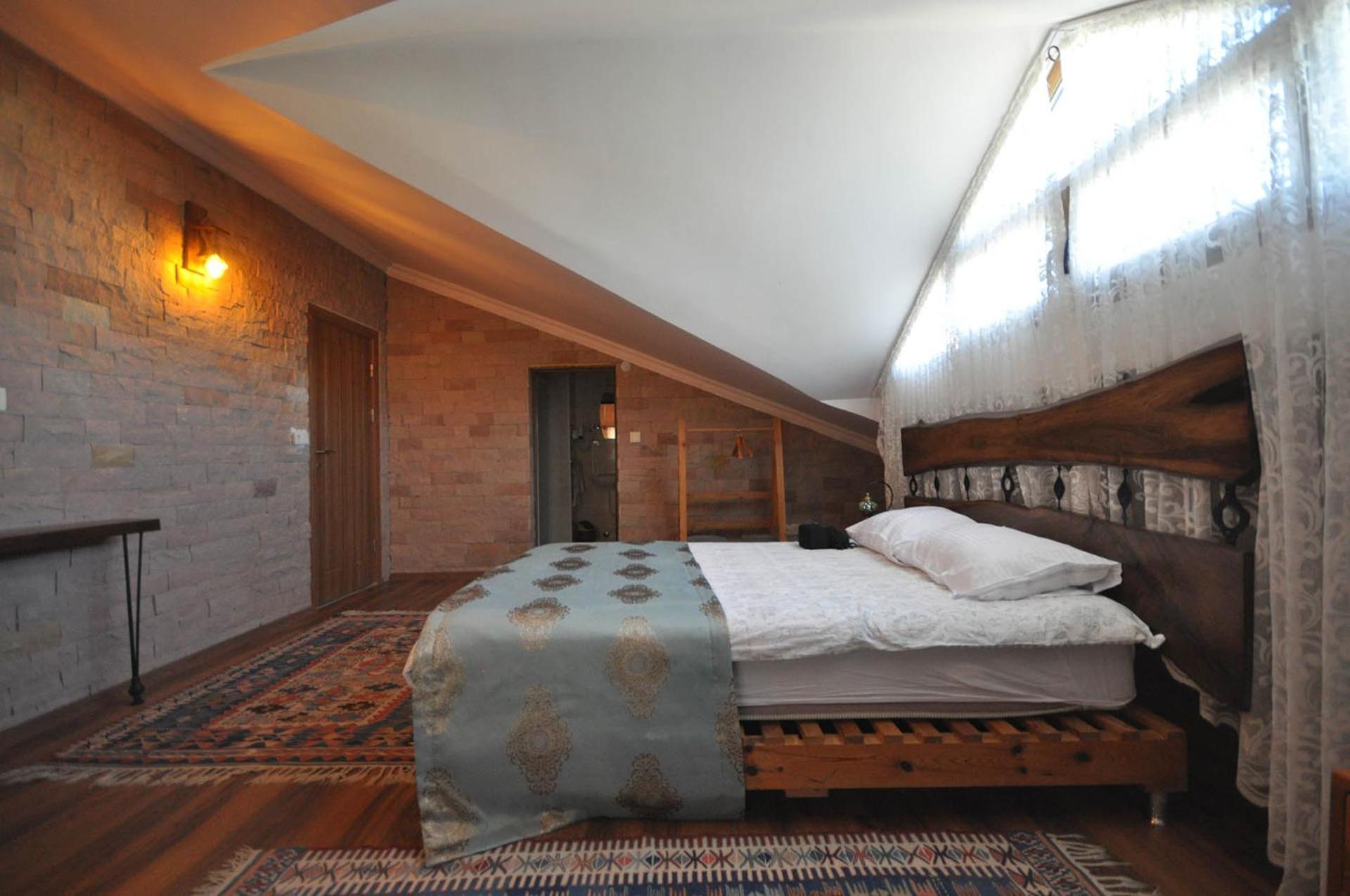 Uchisarstonehouse Hotel