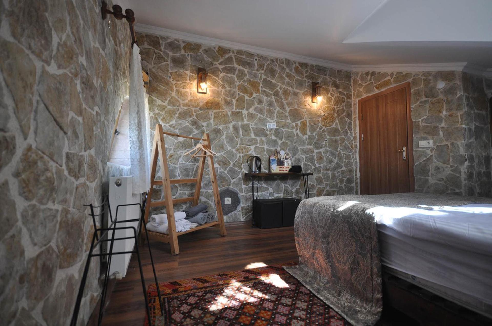 Uchisarstonehouse *