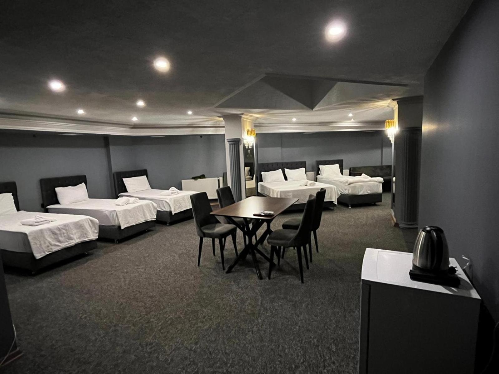 Loyal Hotel 3*