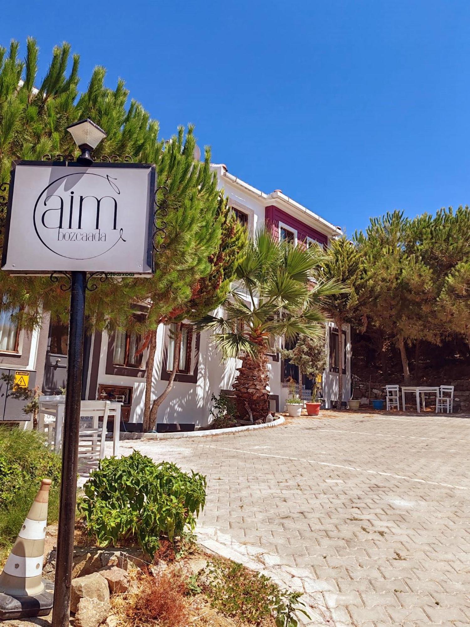 Aim Hotel *