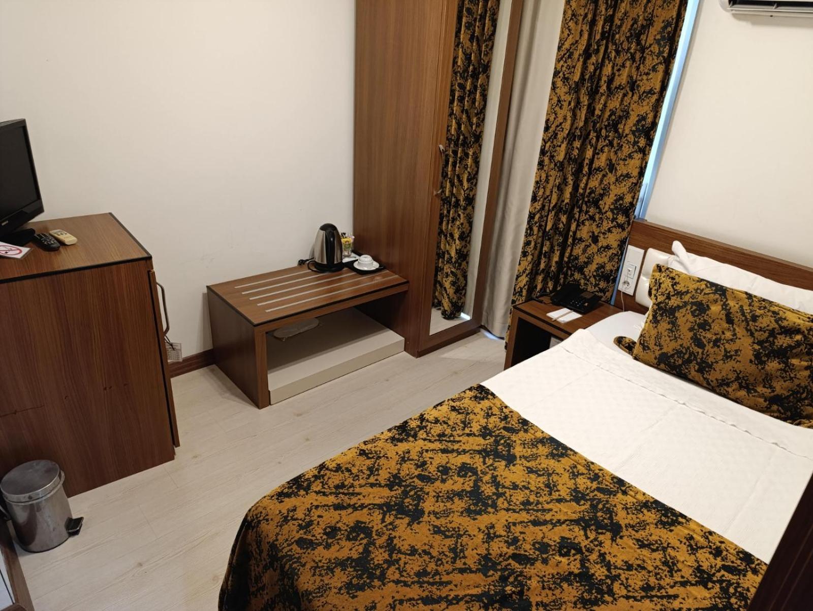 The Corner Park Hotel 3*