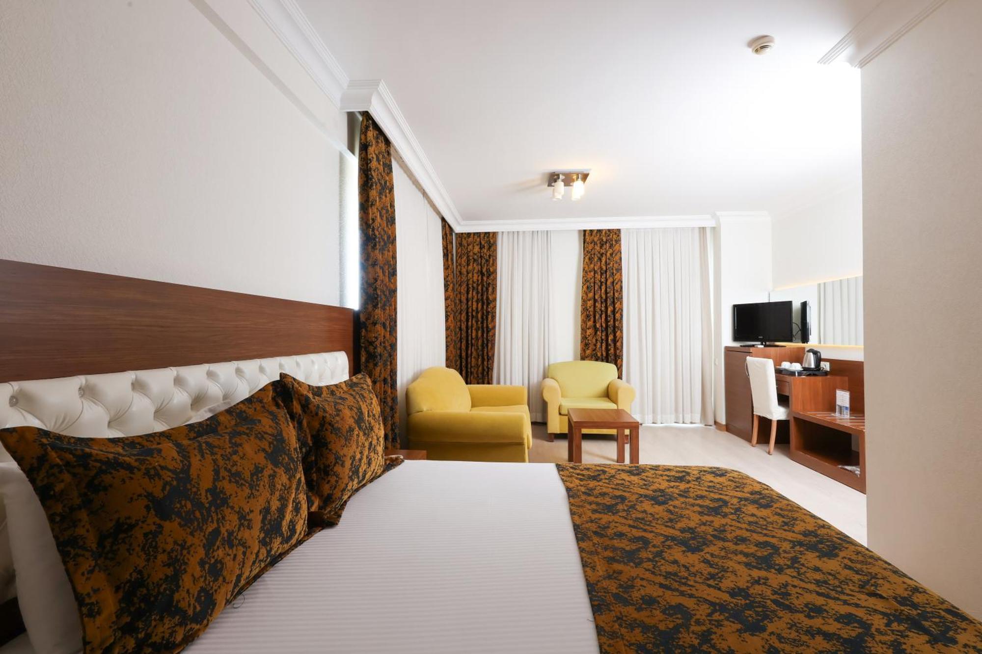The Corner Park 3* Antalya
