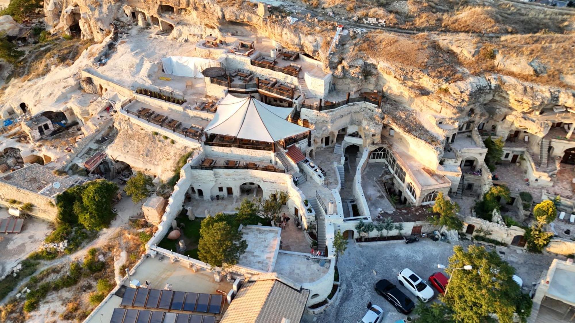 Hotel Evi Cave 4*