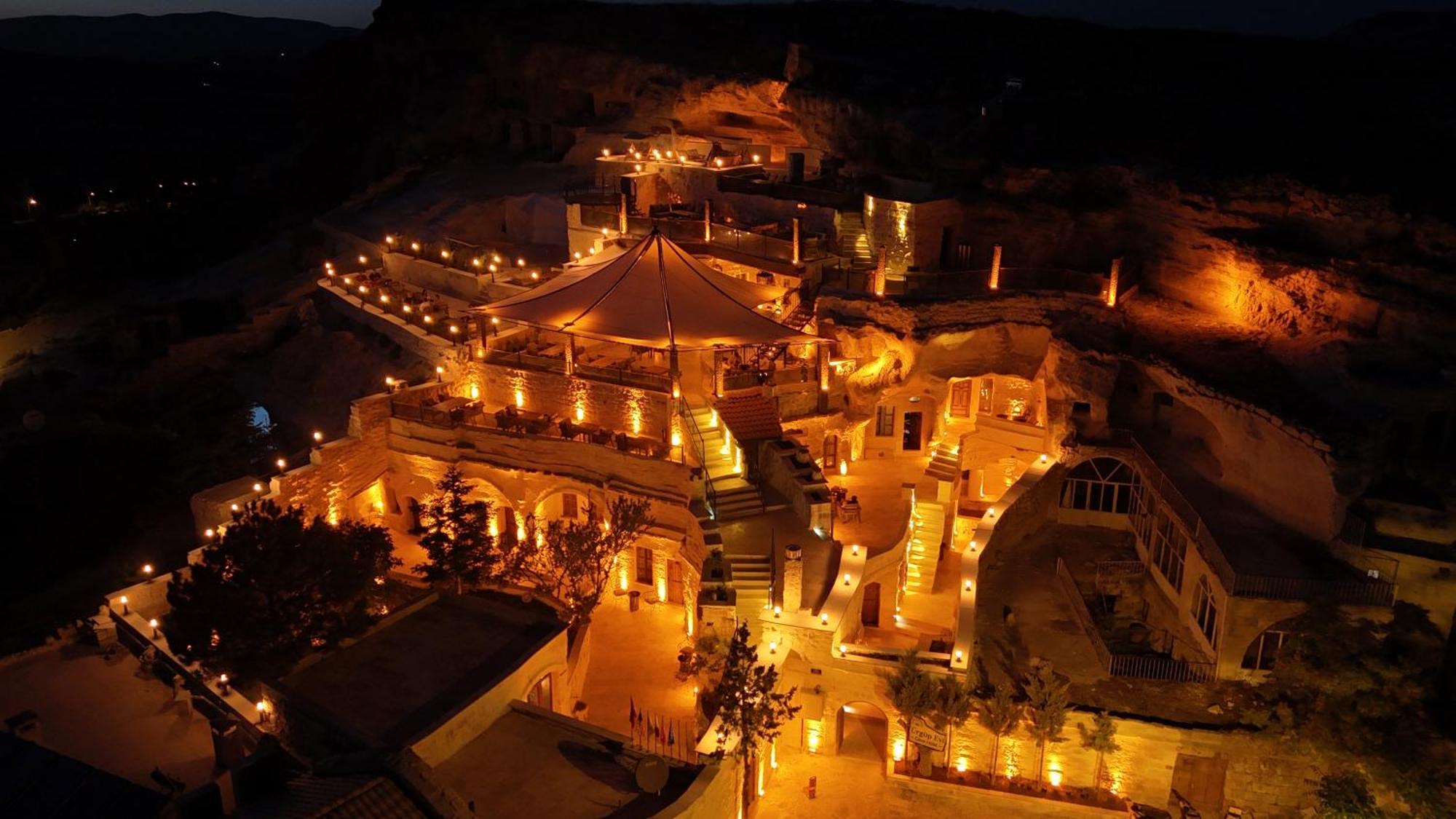 Evi Cave 4*