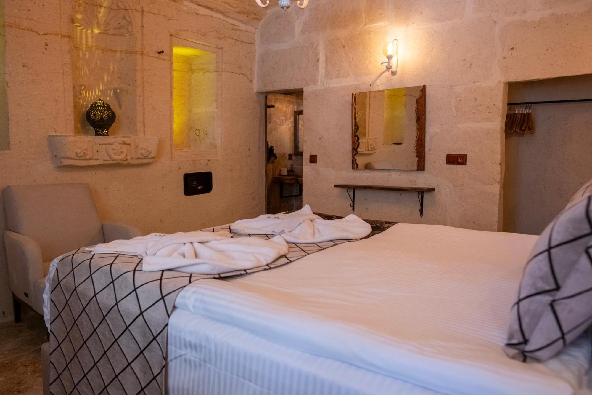 Hotel Evi Cave 4*