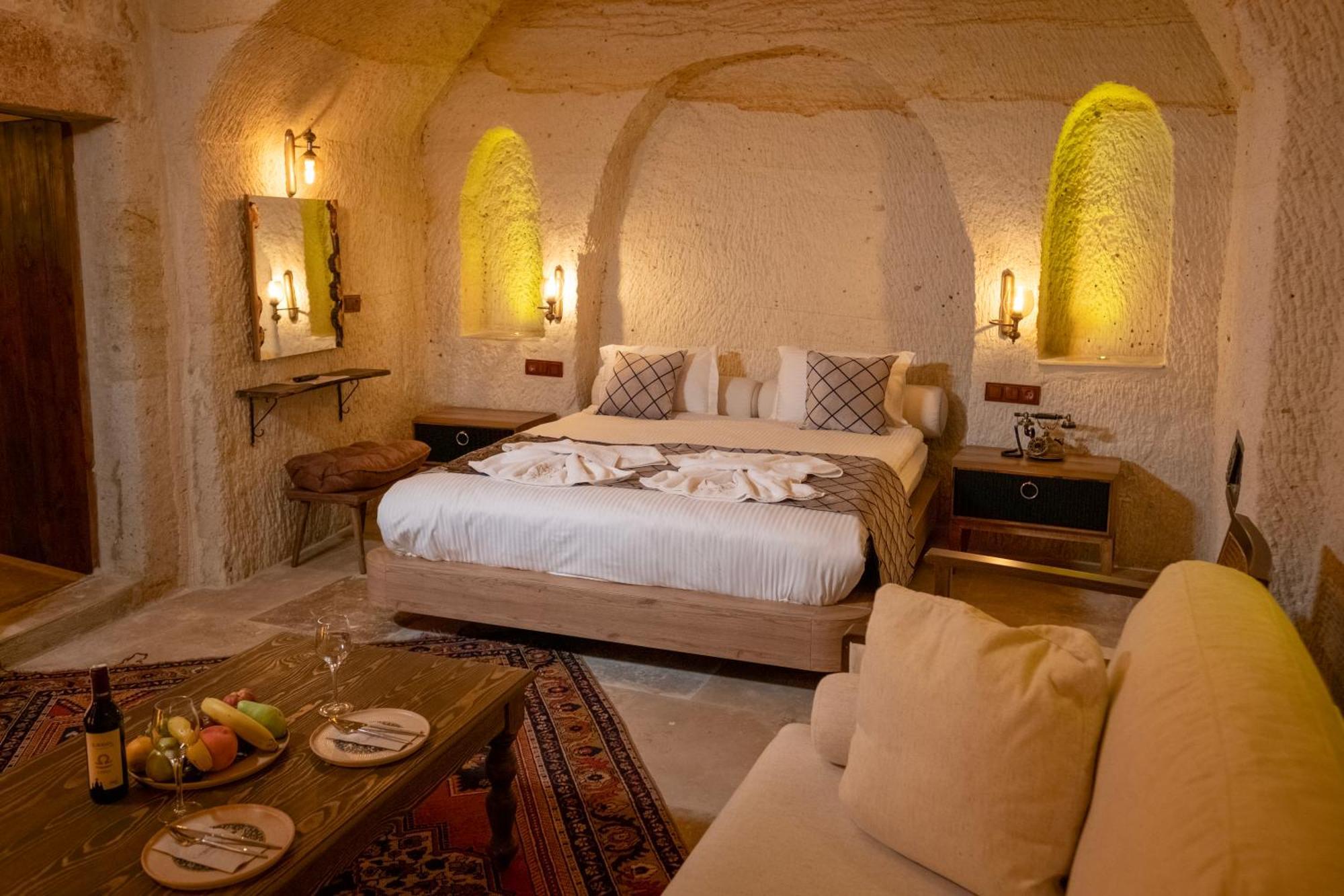 Evi Cave