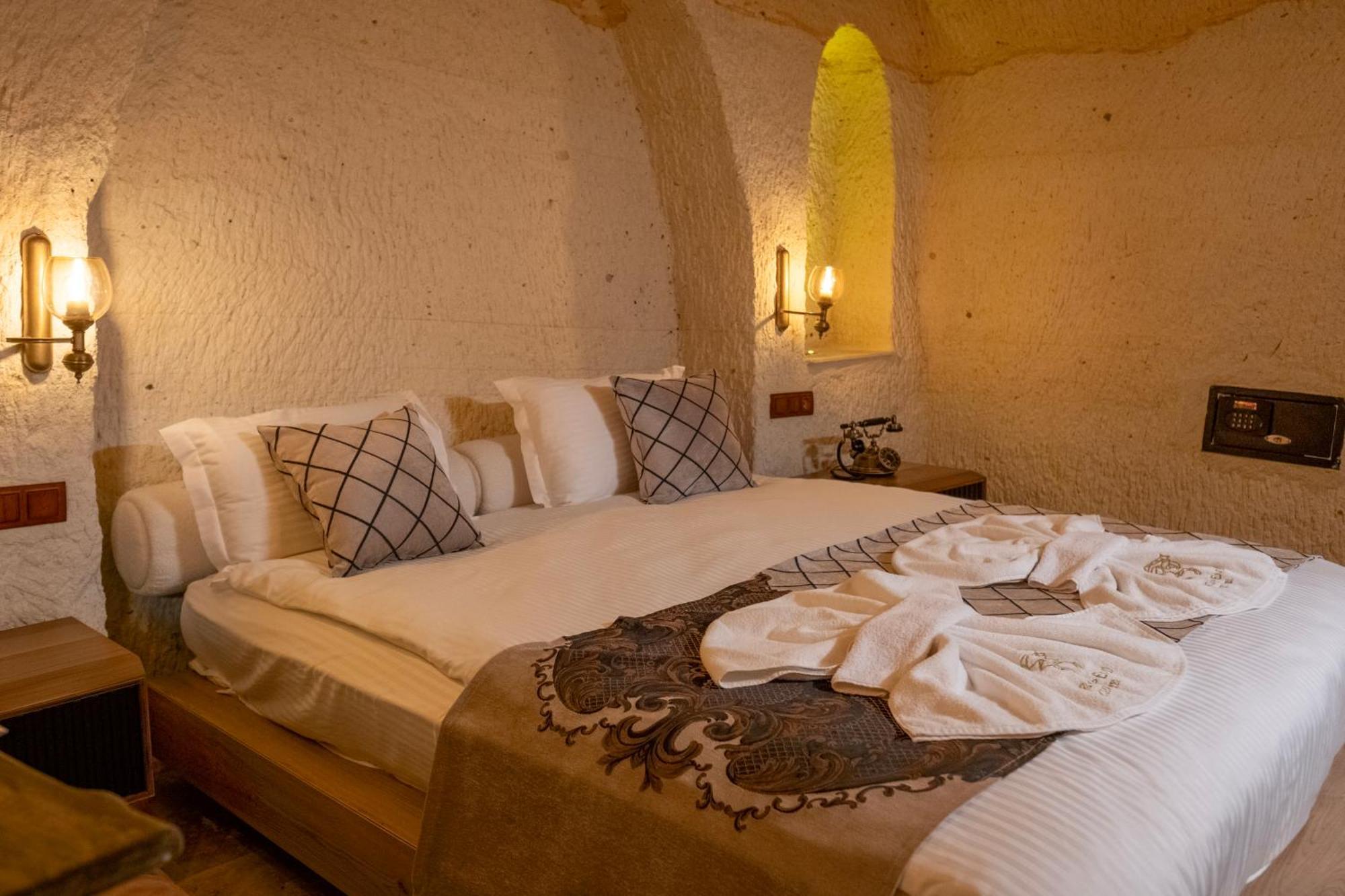 Evi Cave Hotel 4*