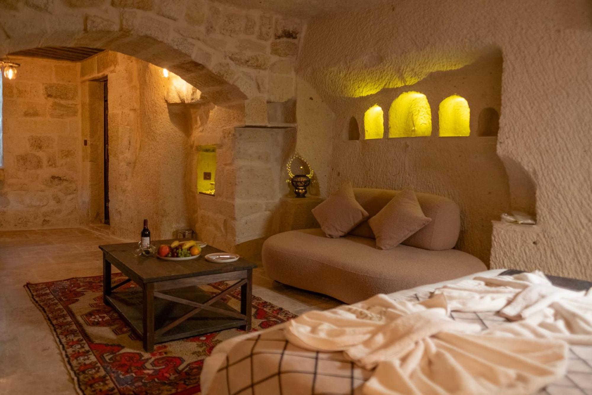 Hotel Evi Cave 4*