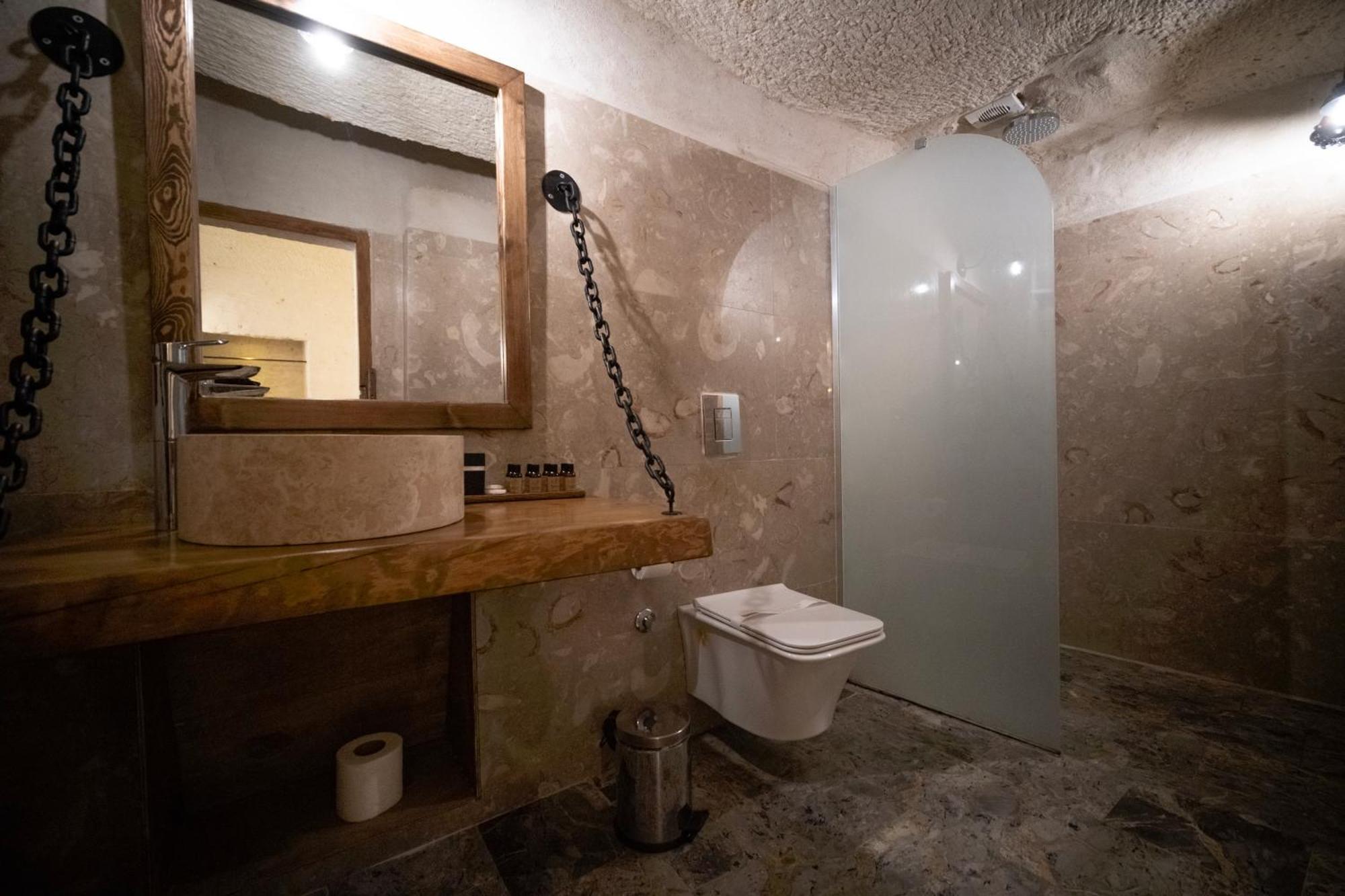 Evi Cave Hotel 4*