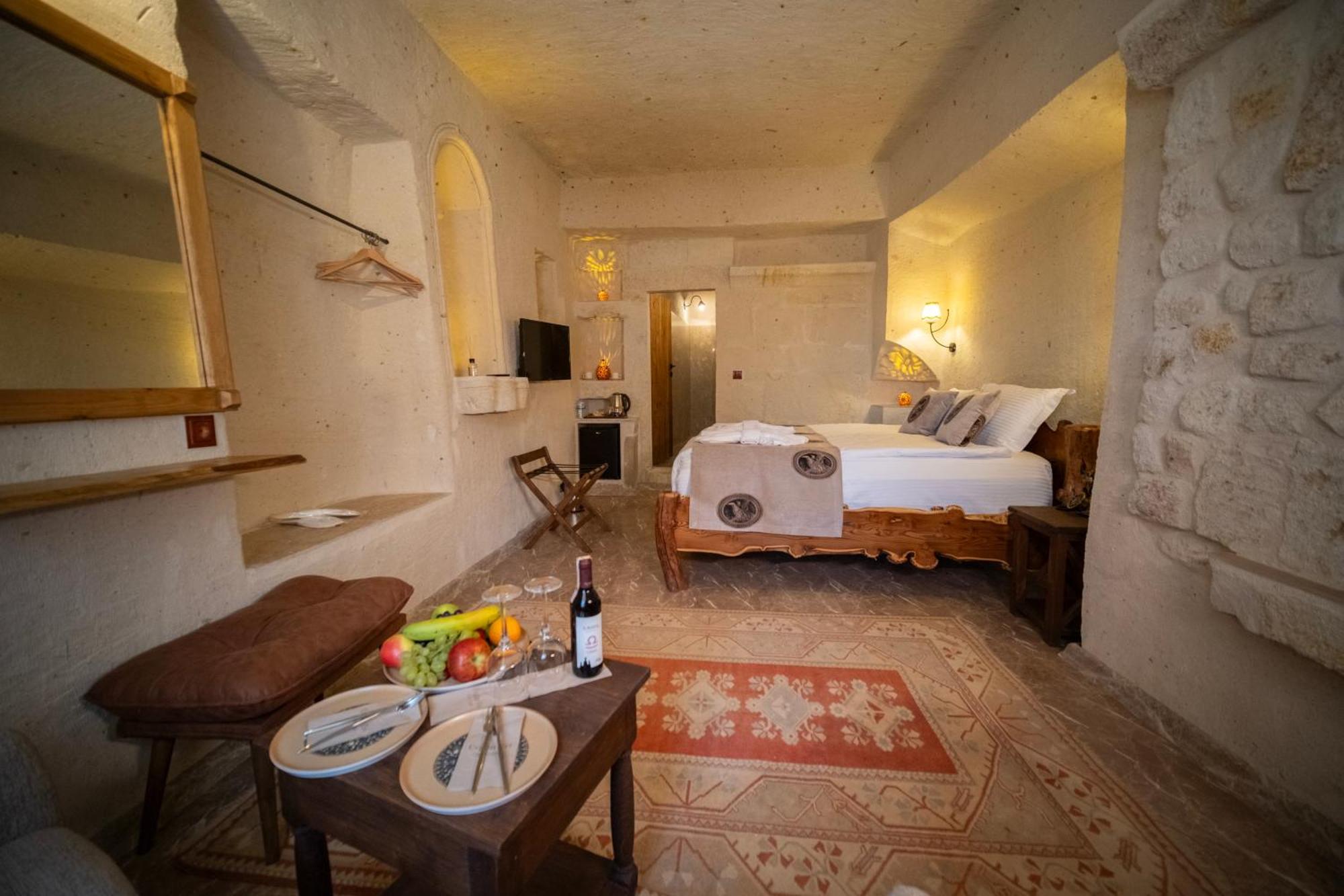 Hotel Evi Cave 4*