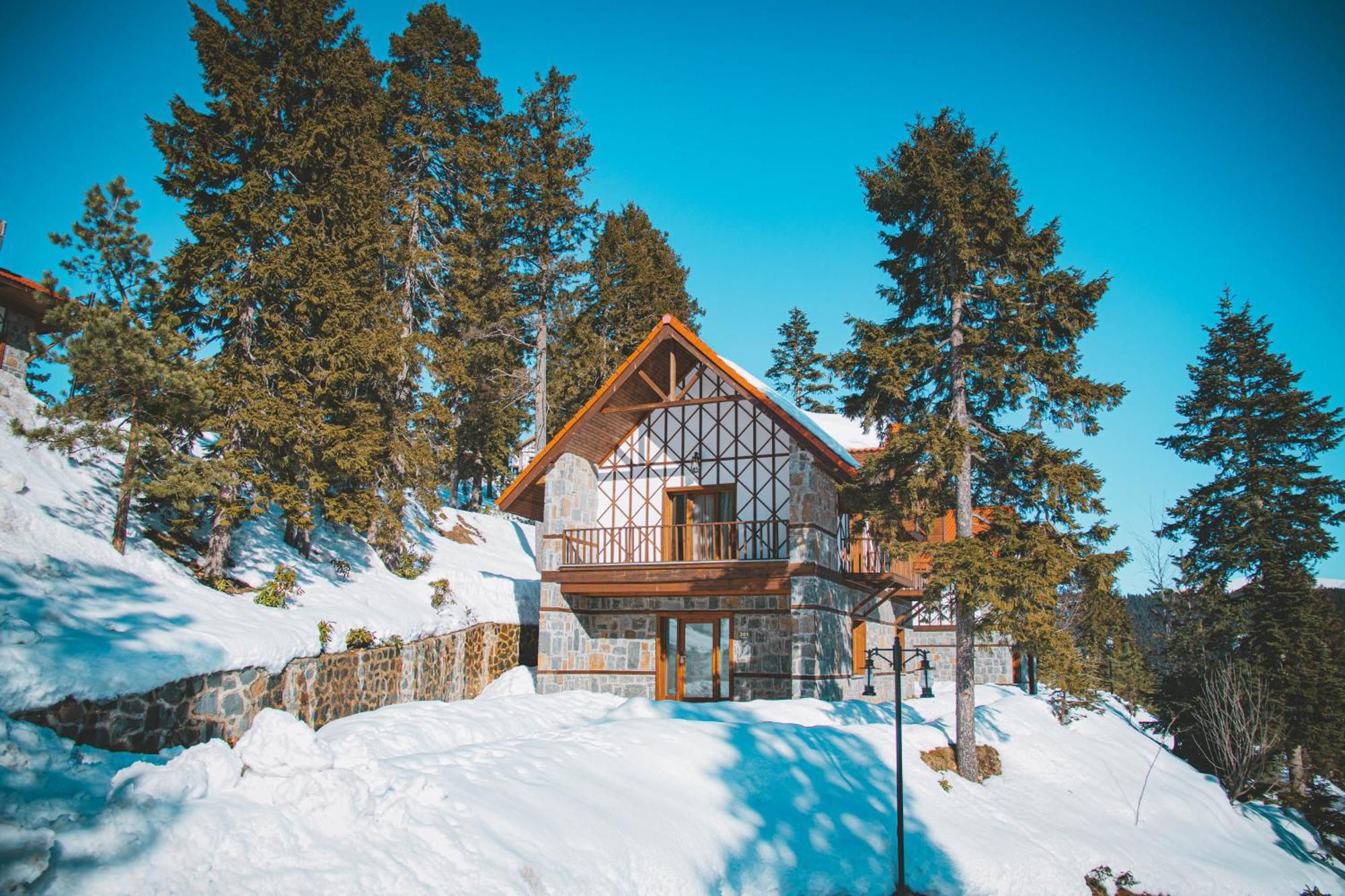Foleya Mountain & 3*