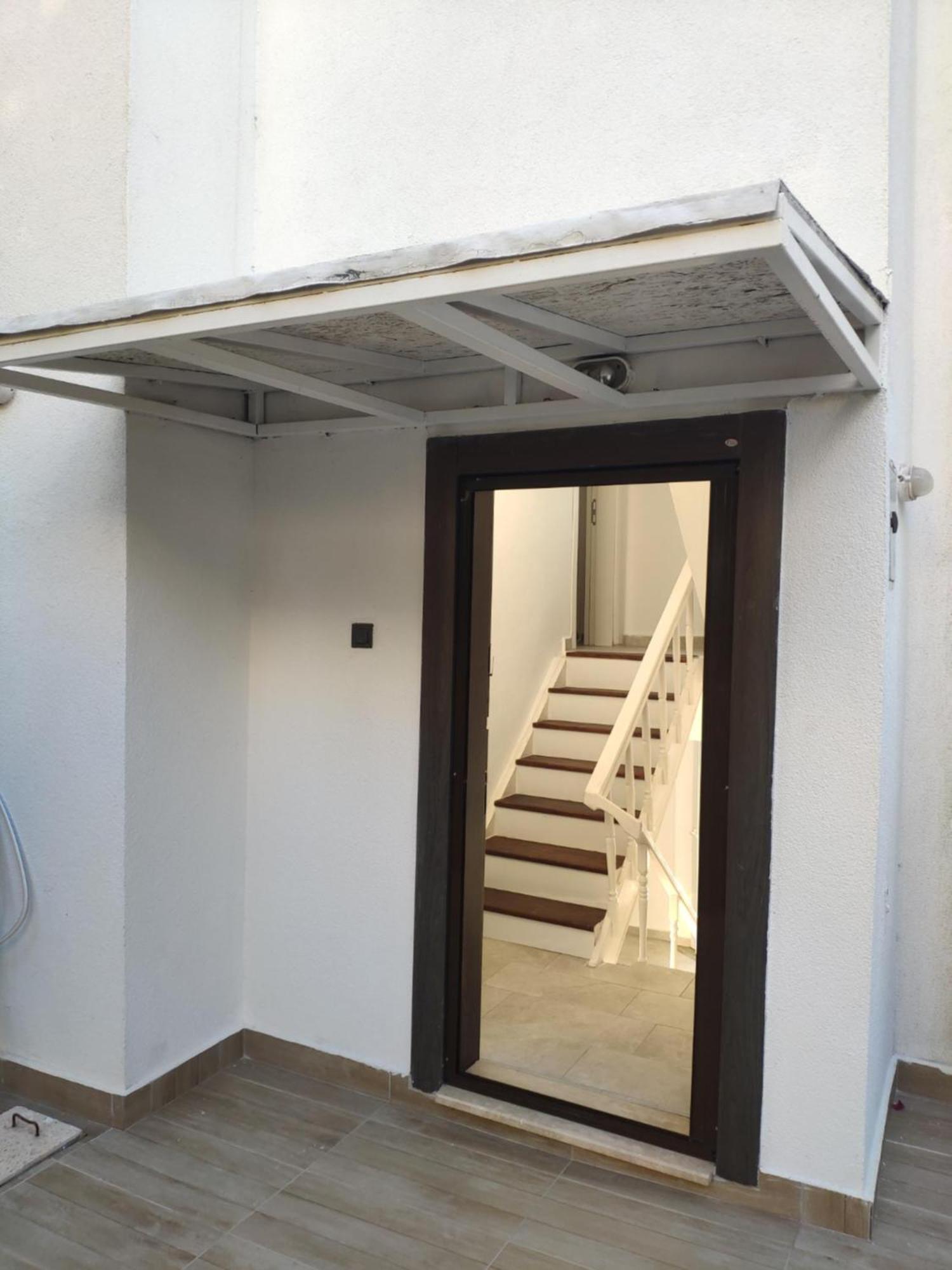 Guendogan Koyu Havuzlu Site Villa