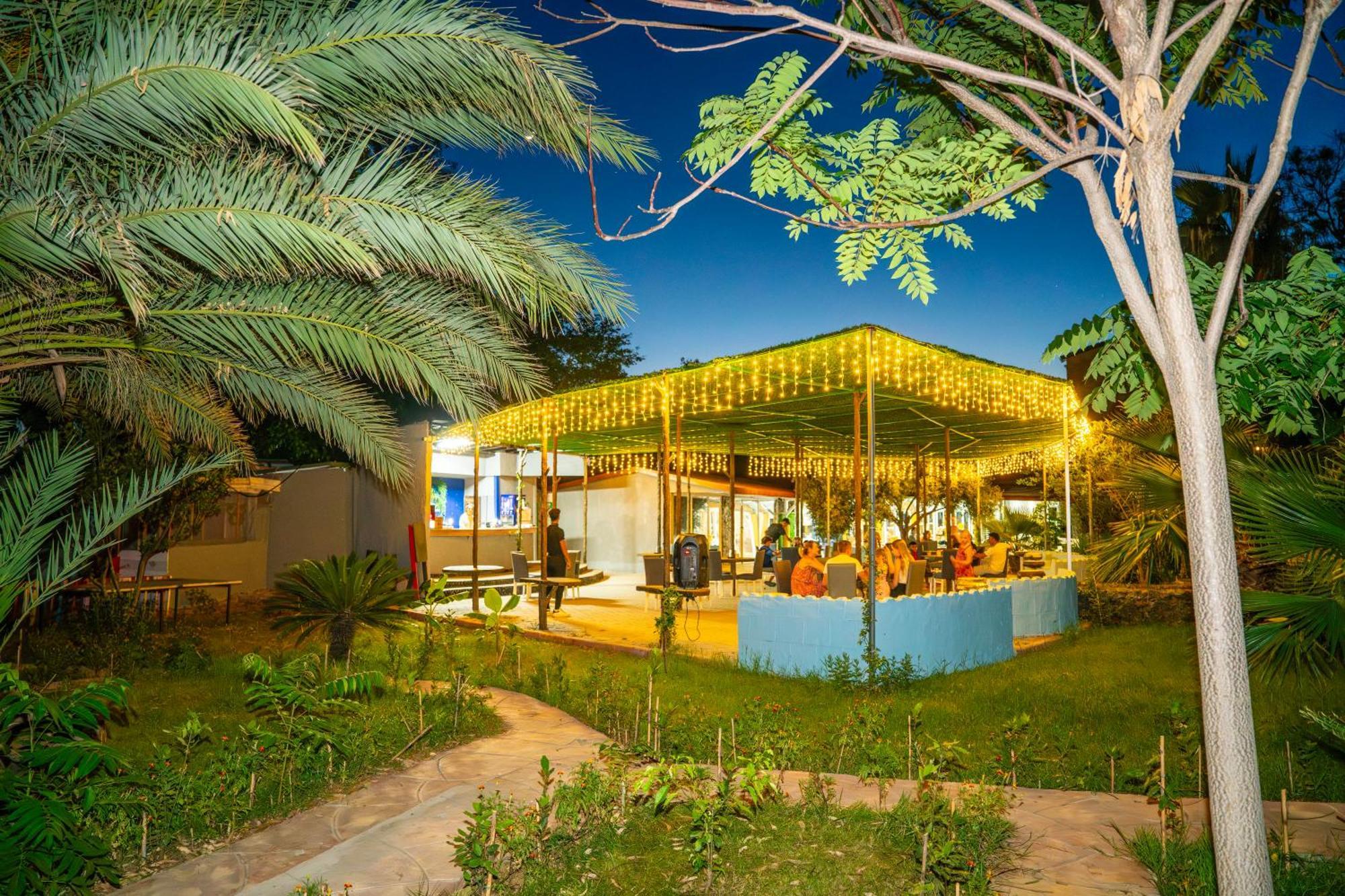 Aperion Side Hotel 3*