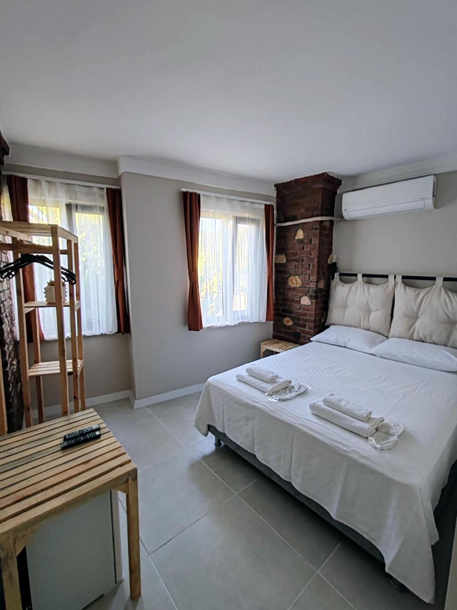 Aim Hotel *