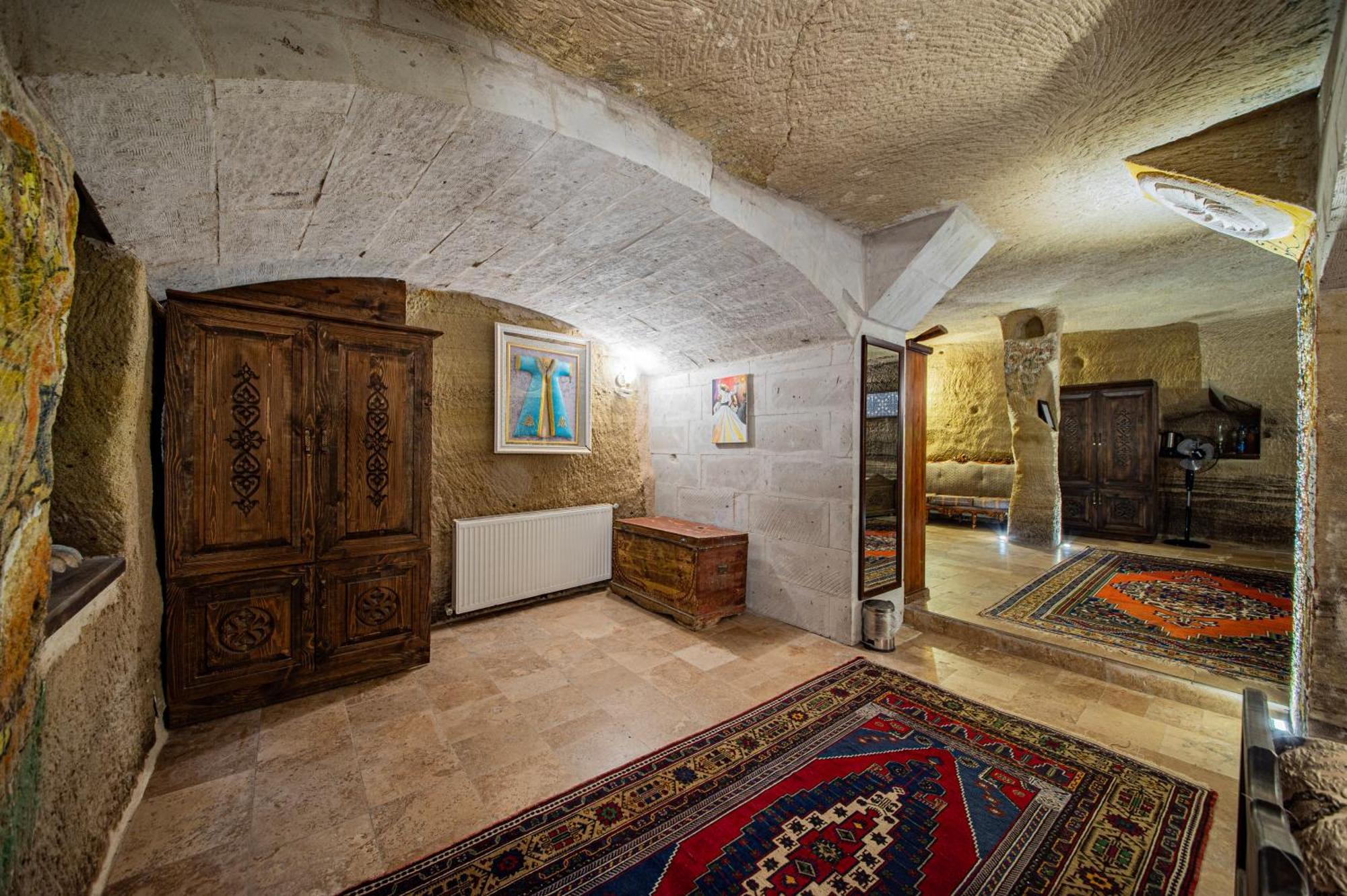 Chelebi Cave House 2*