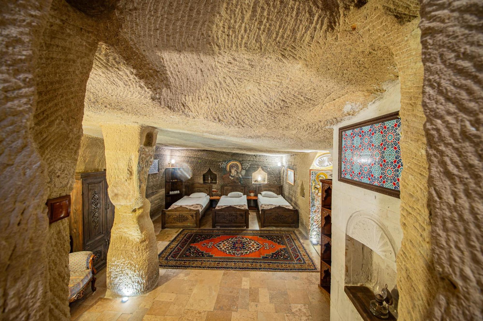 Chelebi Cave House Hotel 2*