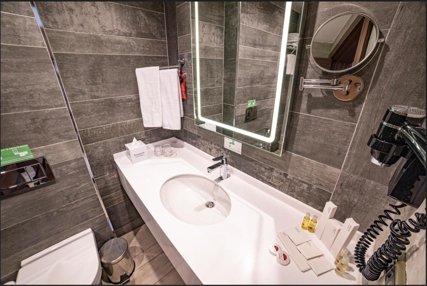 Hotel Ramada By Wyndham Alibeykoy