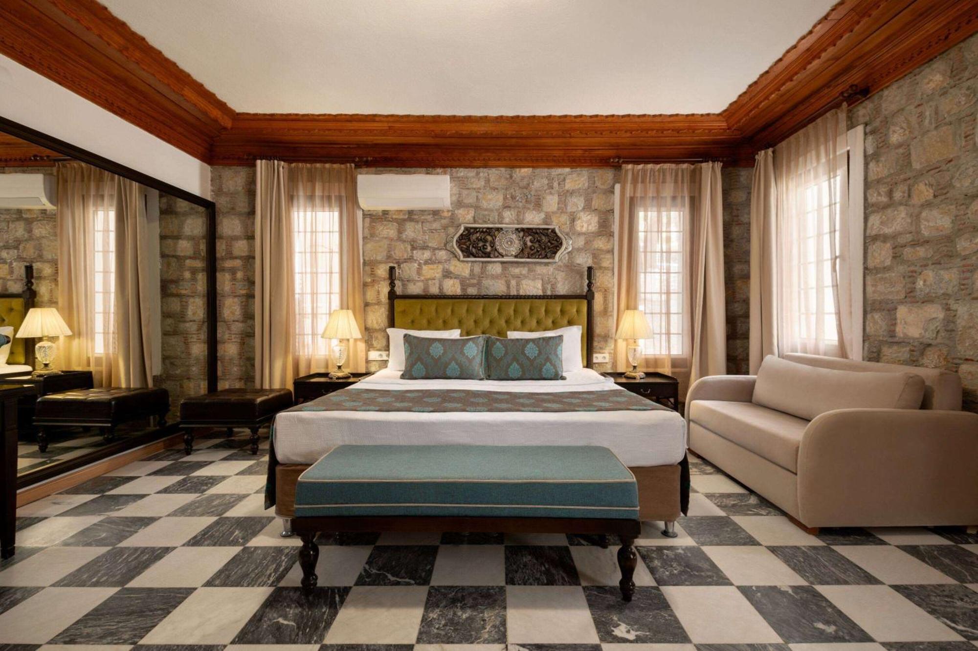 Wyndham Perili Bay 5* Datca