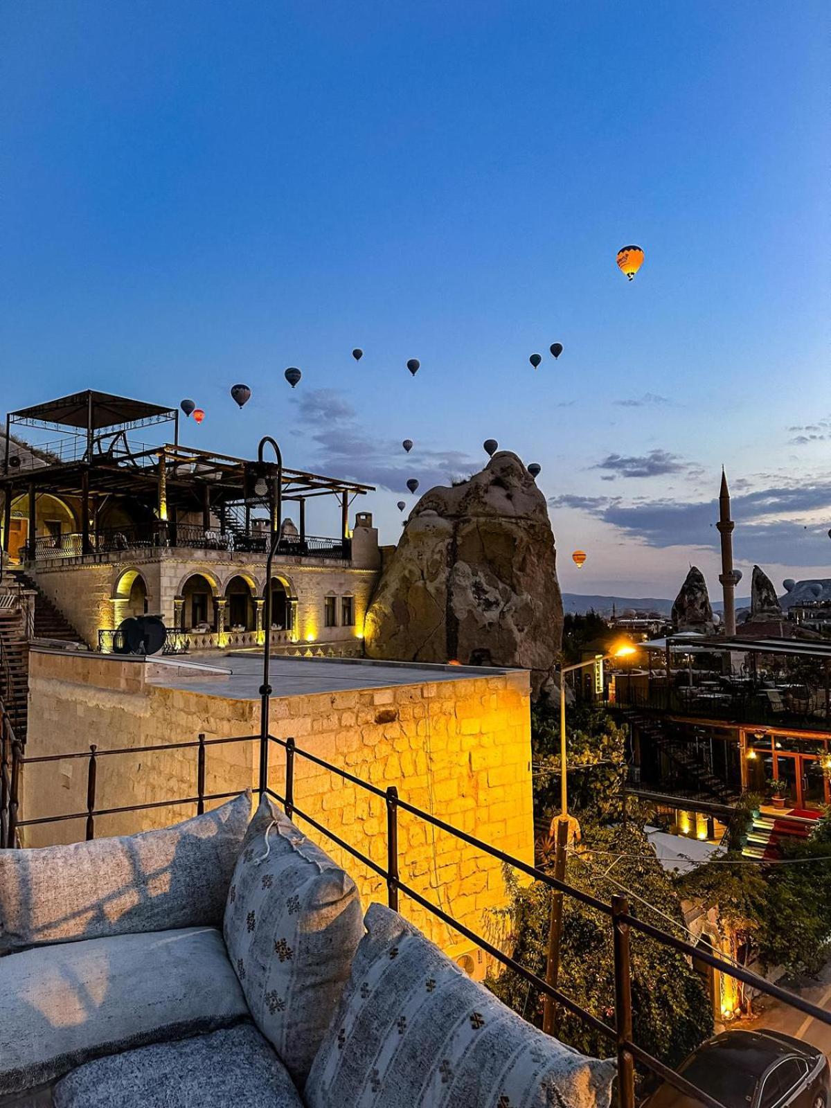 Escape Cave Hotel *