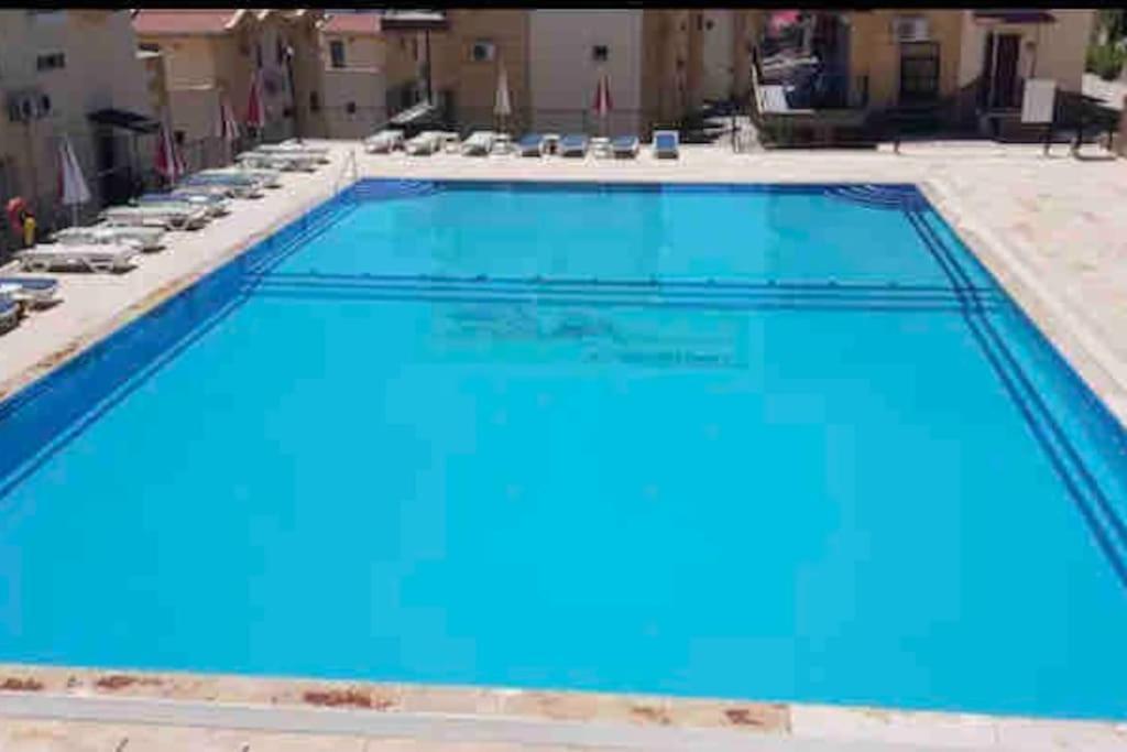 Deniz Manzarali, Havuzlu Ve Bahceli Triplex * Kusadasi