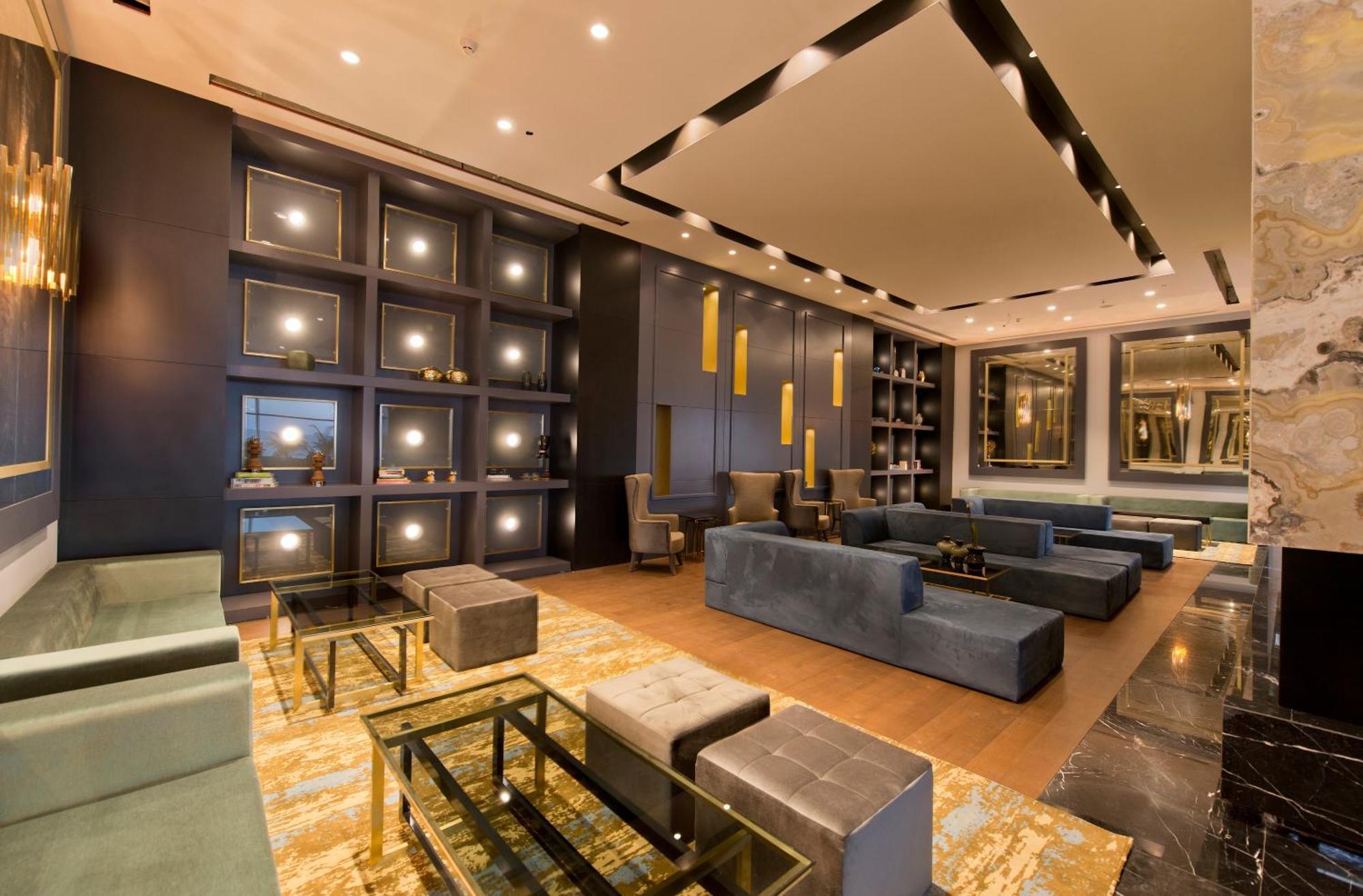 Ramada Plaza & 5*