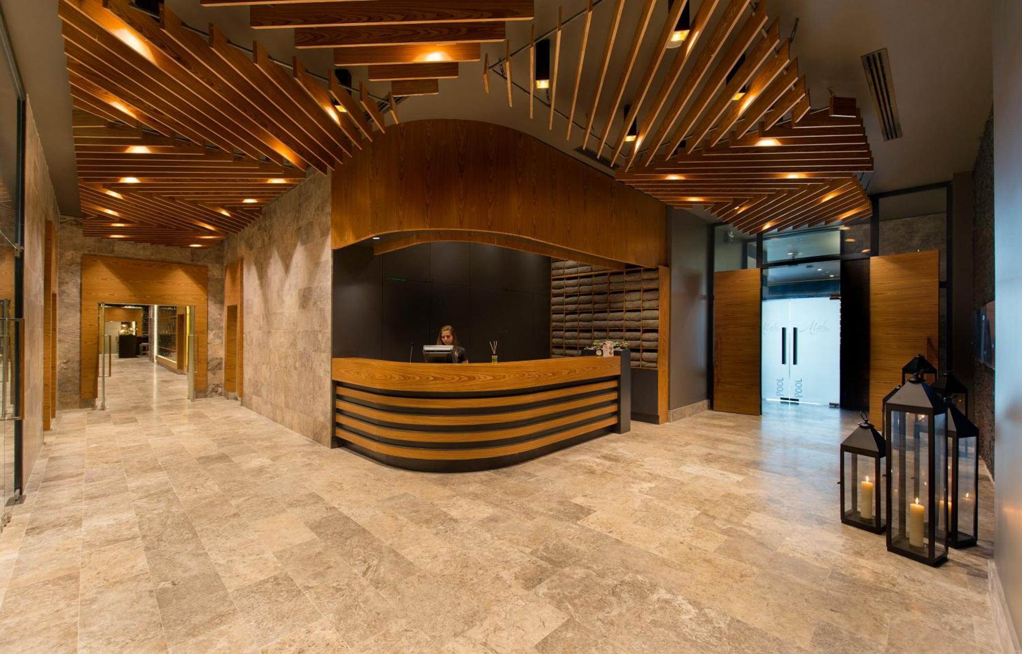 Ramada Plaza &