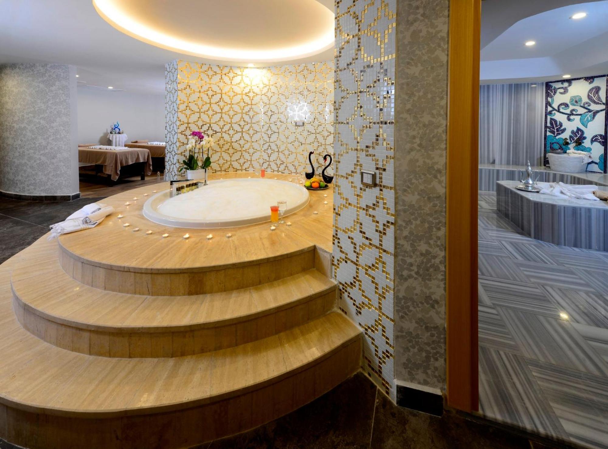 Wome Deluxe Hotel