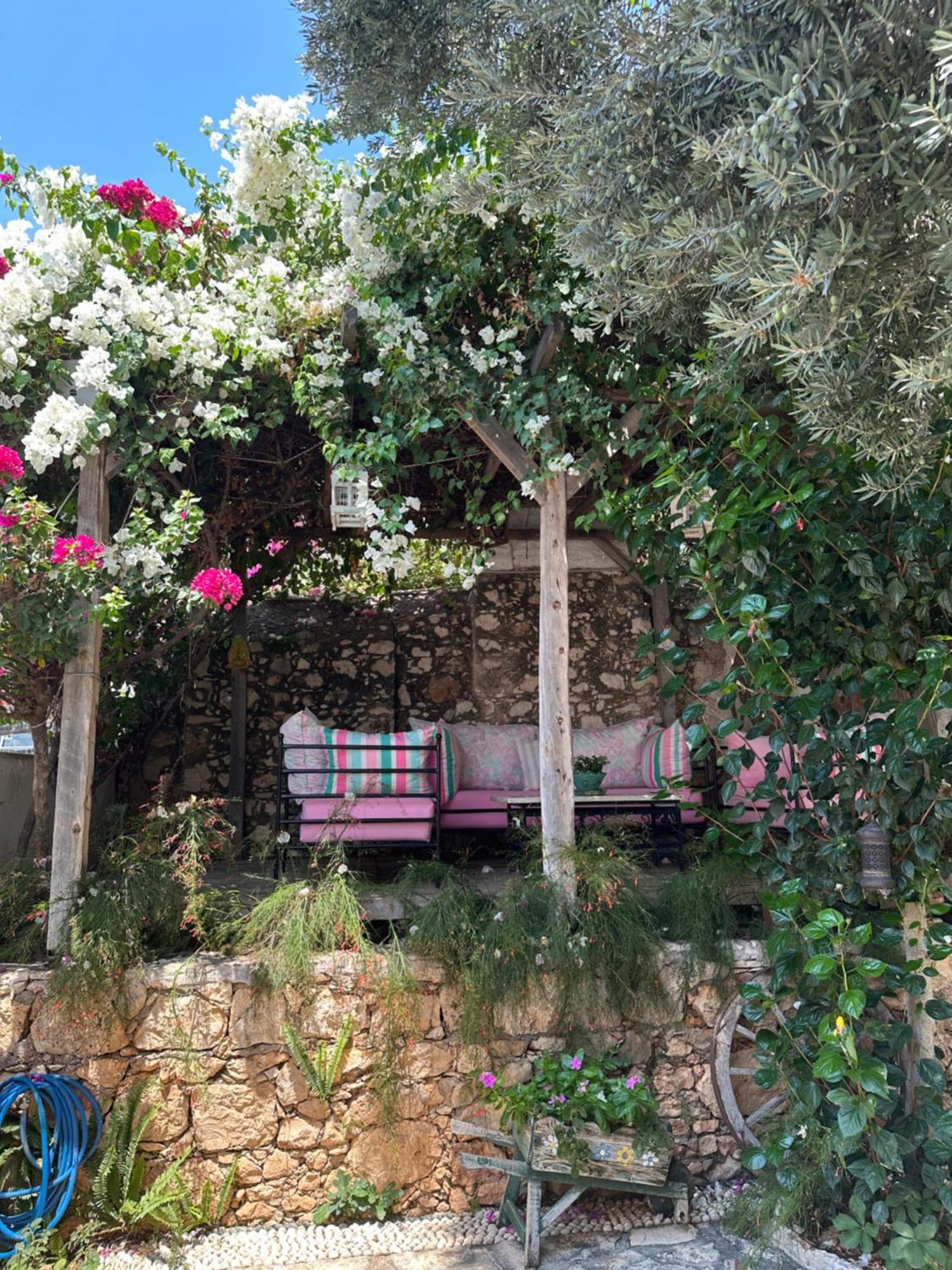 The White House Bed & Breakfast Kalkan
