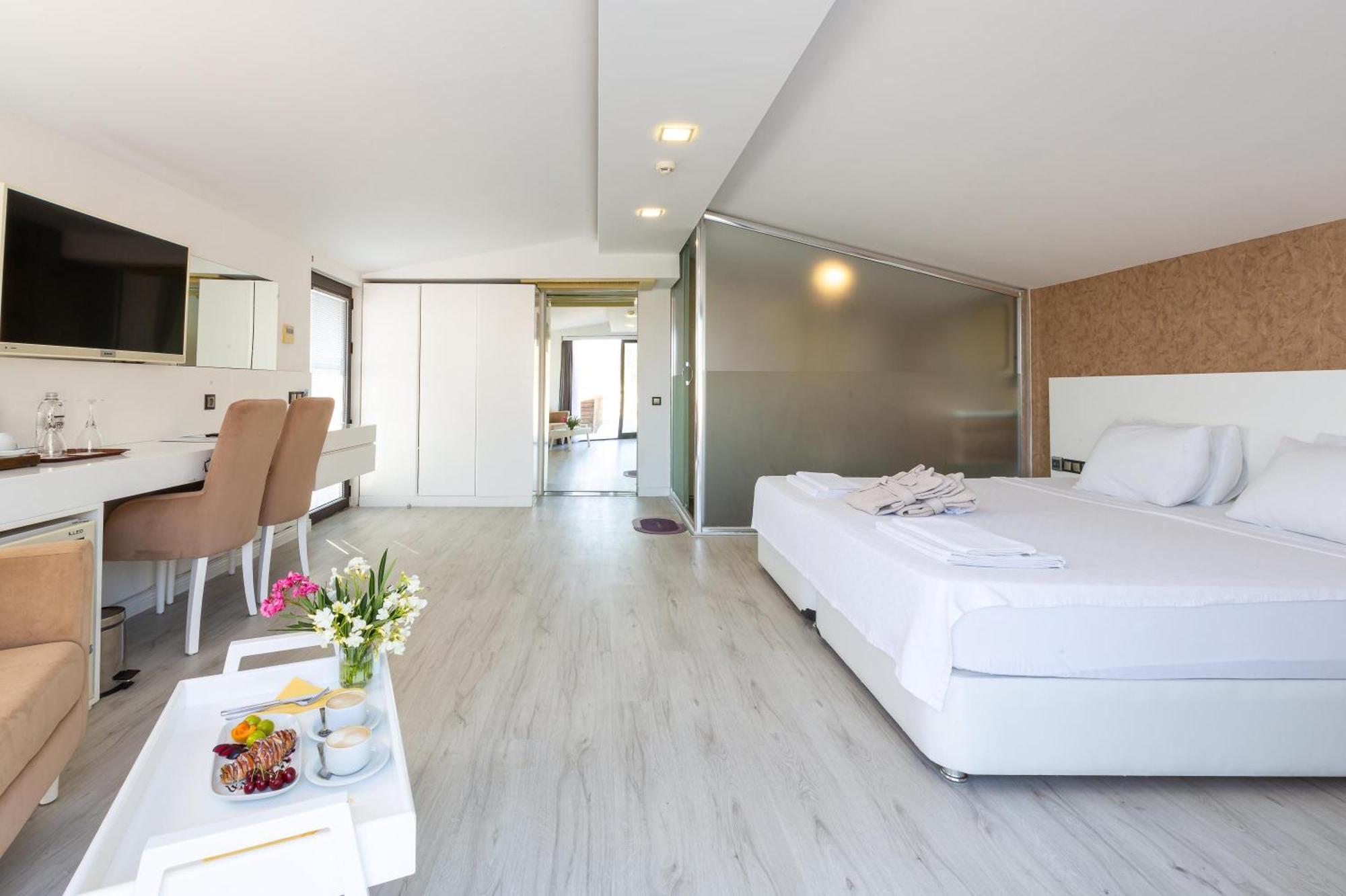 Rhapsody & (adults Only) Hotel 3*