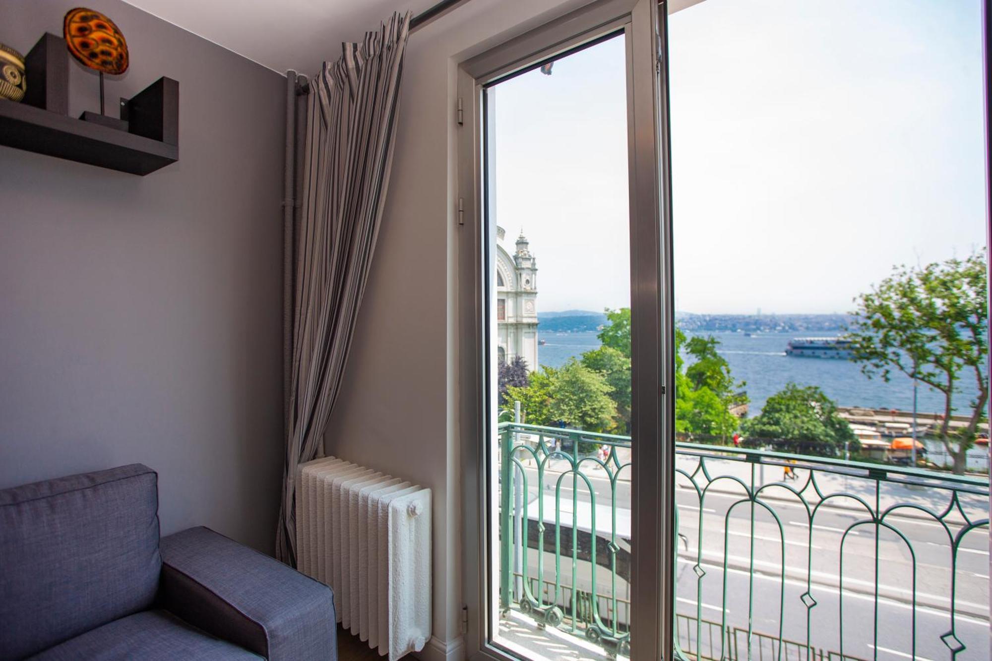 Apartment Waterfront With A Stunning View