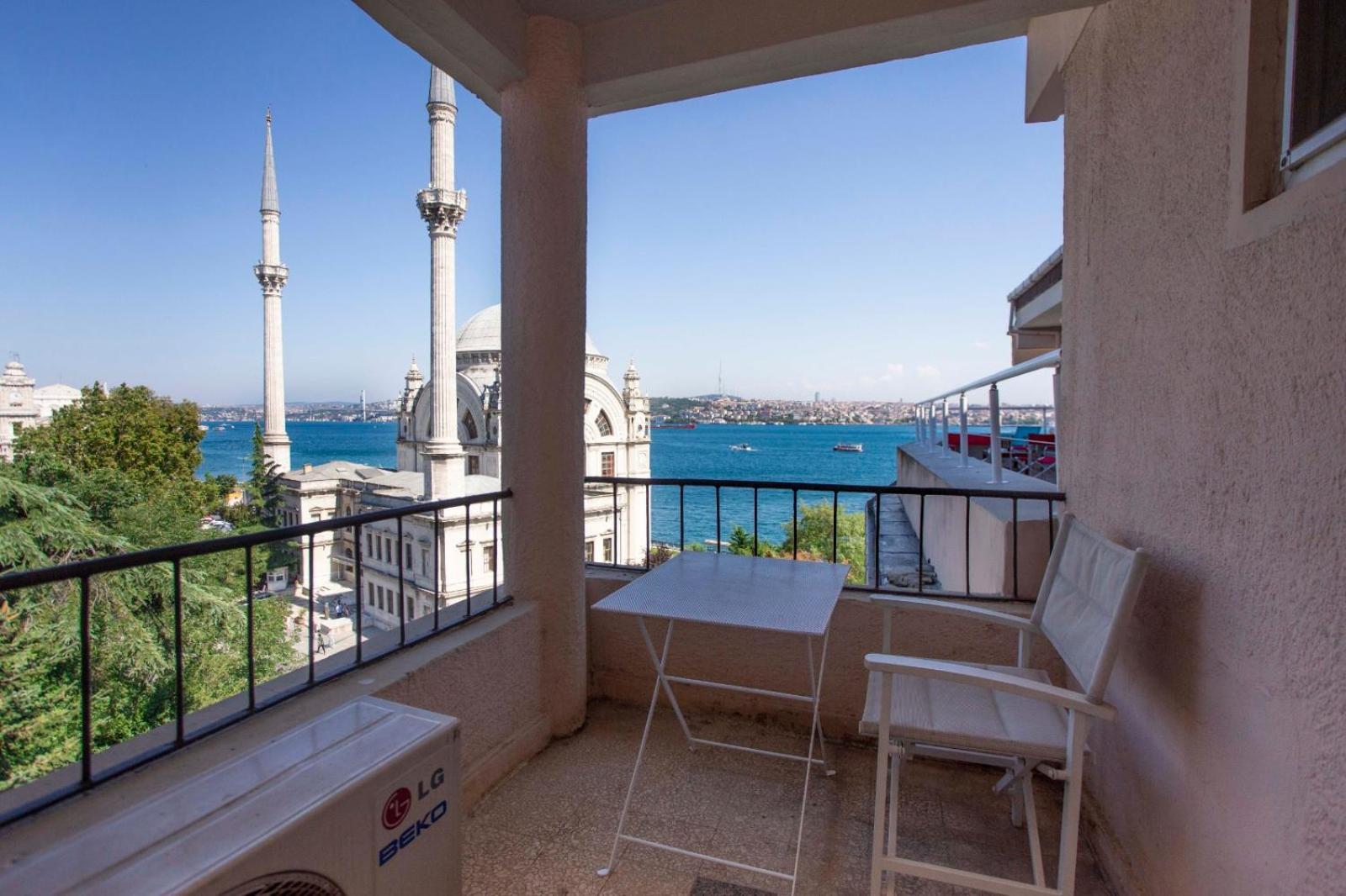 Apartment Waterfront Penthouse With A Stunning View *