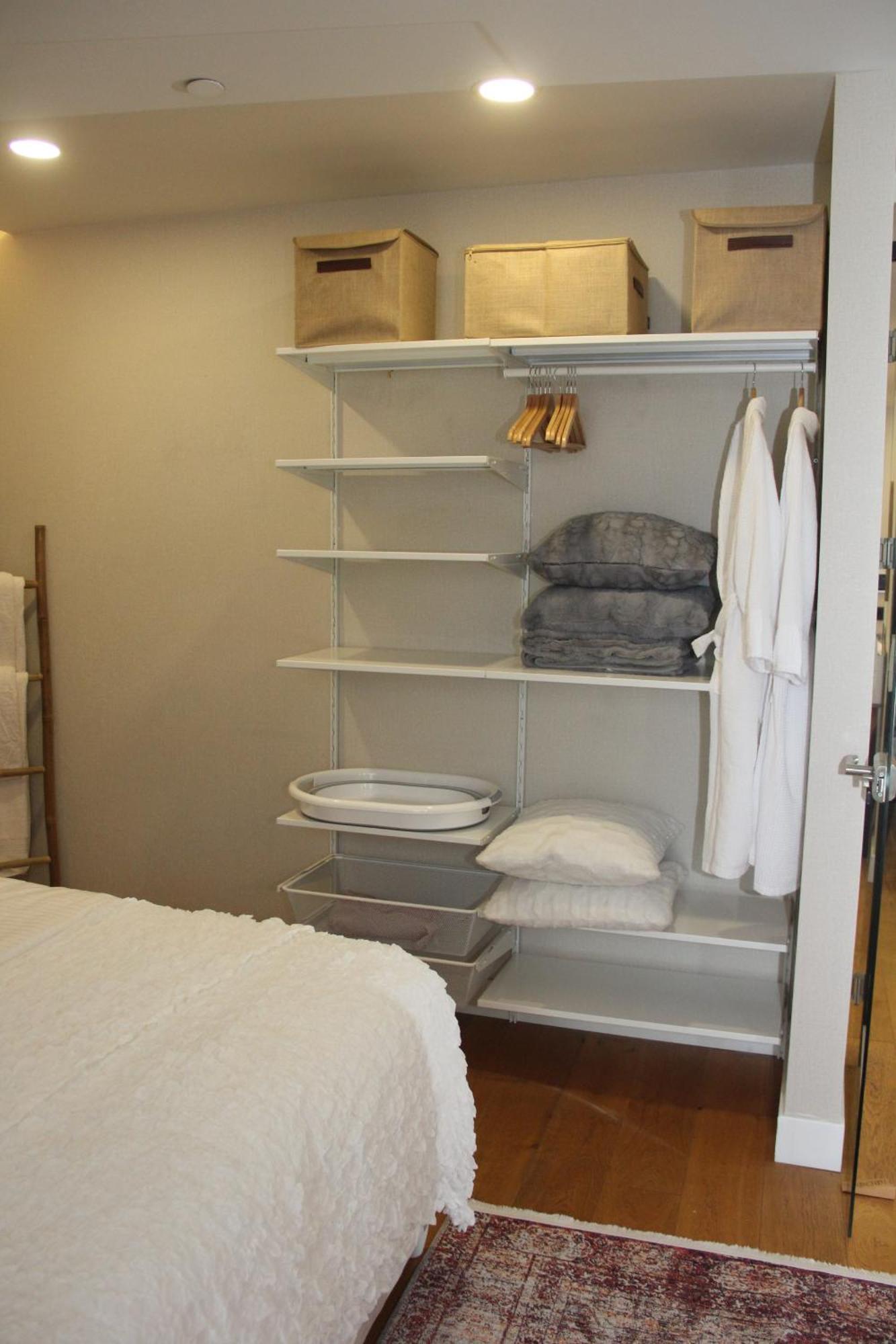Lovely One Bedroom Appartment-530 Apartment