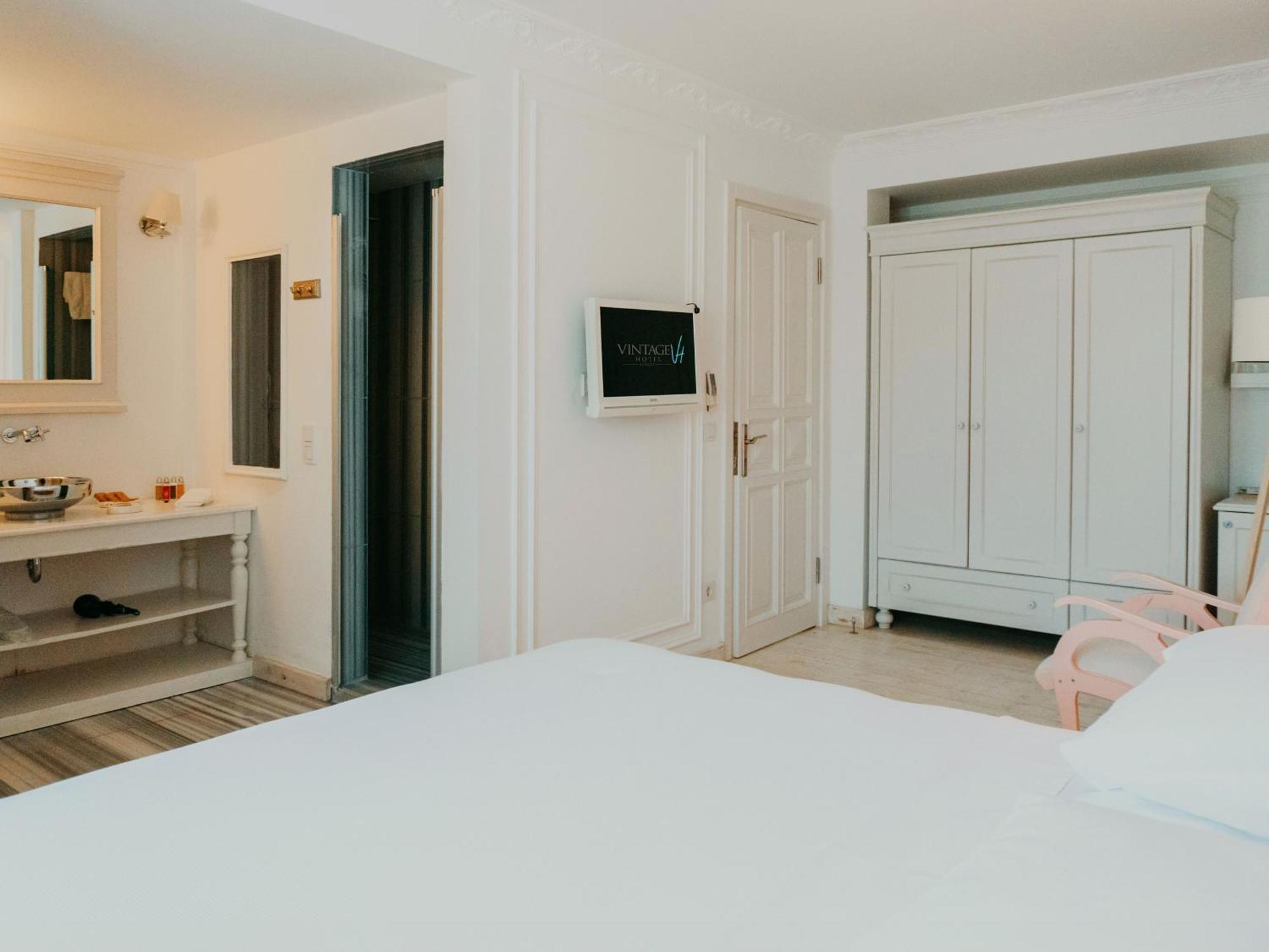 Vintage Hotel