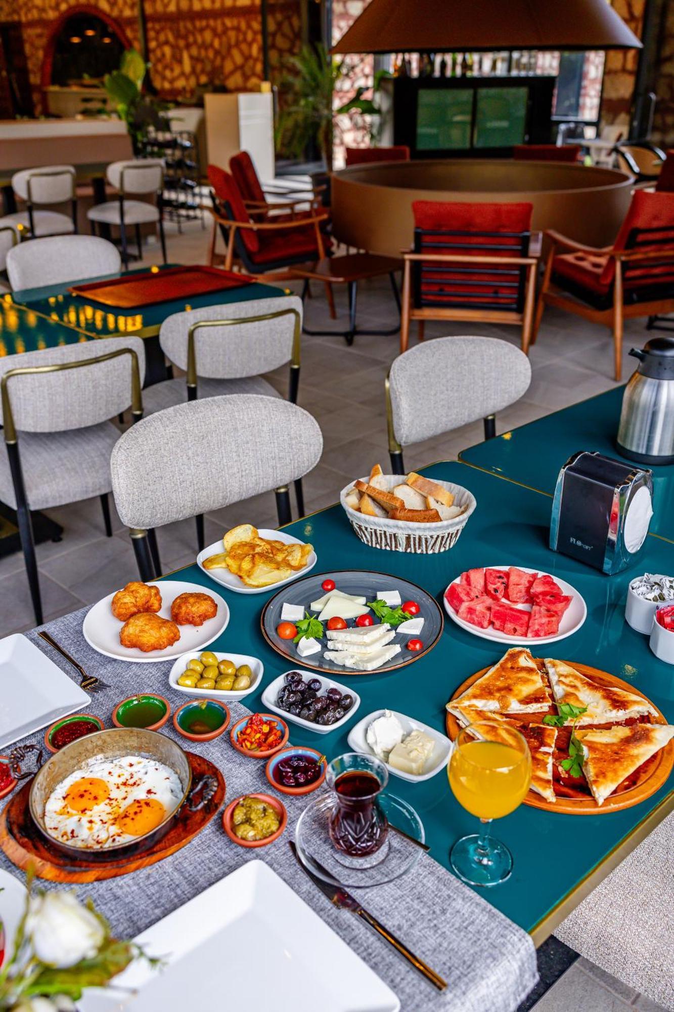 Hotel Mints Adult Only 3*