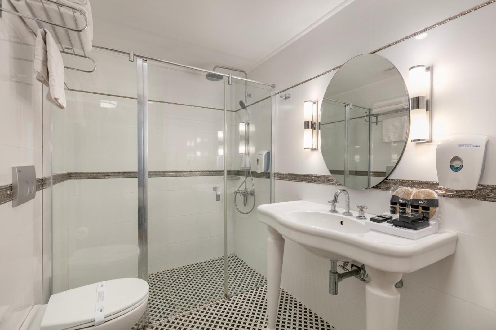 Reo - Ex Pacco Hotel Antalya